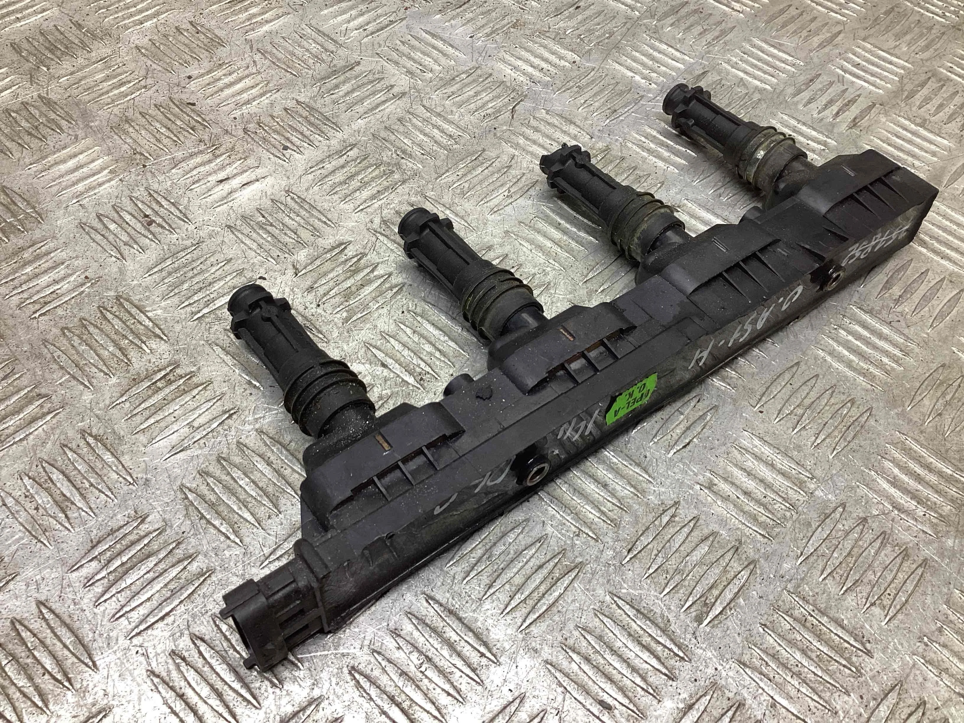 Катушка зажигания Opel Astra Astra H 2004-2007 2006 1,4 i Бензин МКПП Хэтчбек.