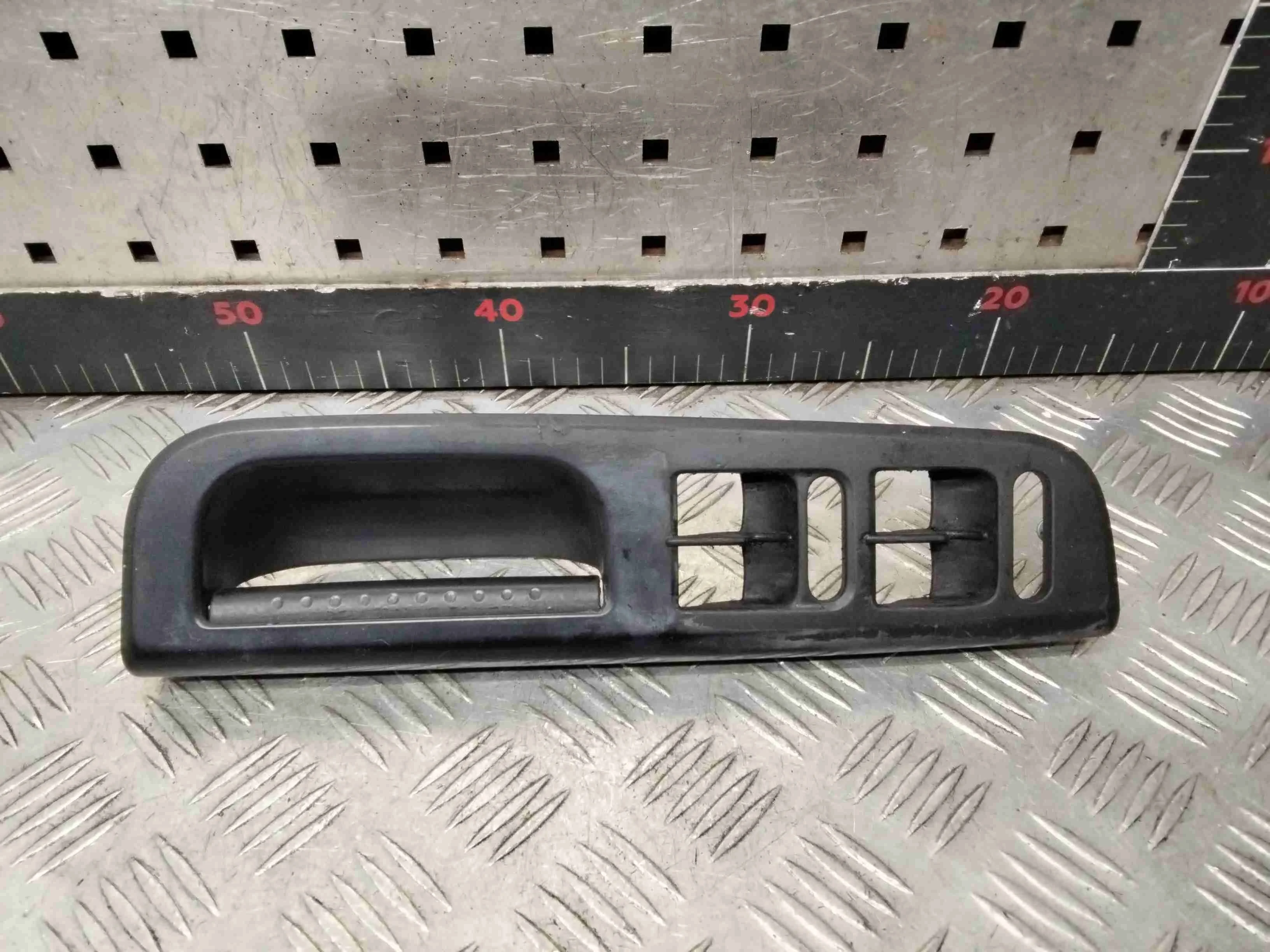 Ручка внутренняя передняя левая Volkswagen Golf Golf IV (1J) 1997-2004 2001 1,6 i Бензин АКПП Хэтчбек 5дв.
