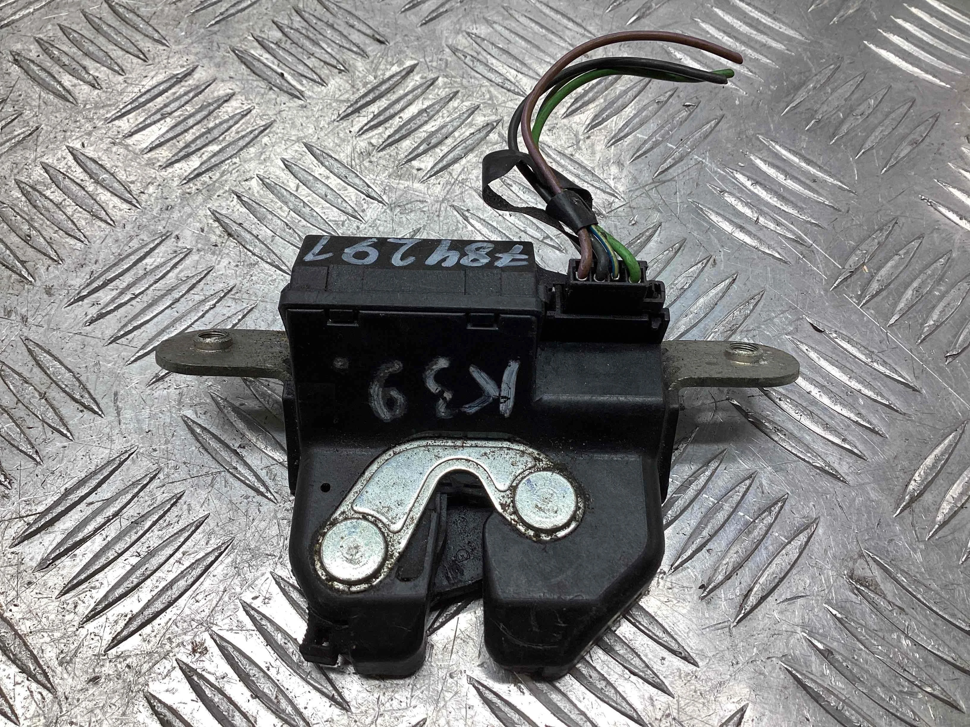 Замок багажника Opel Corsa Corsa D 2006-2010 2008 1,0 i Бензин МКПП 5ст. Хэтчбек 3дв.