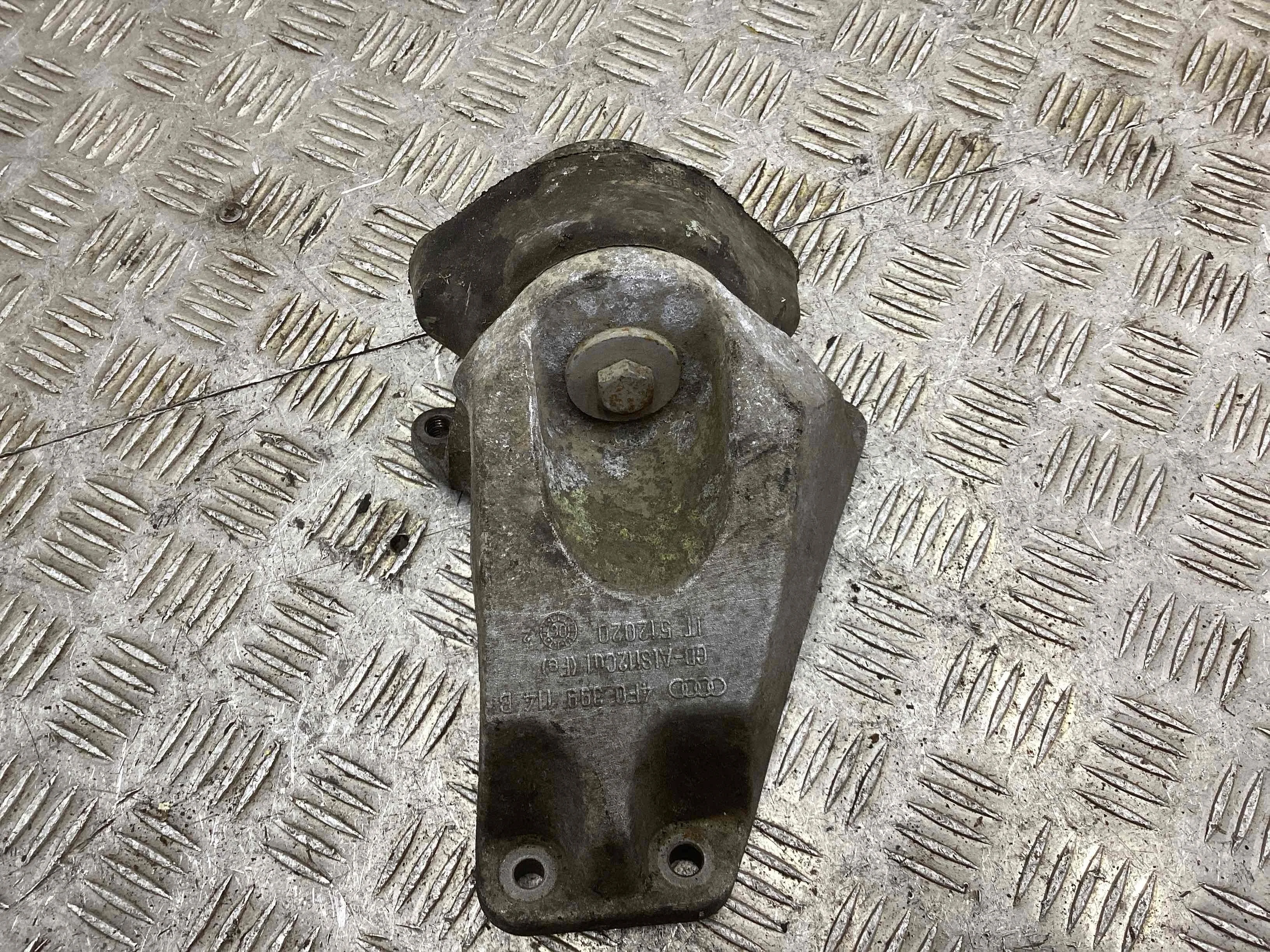 Кронштейн КПП Audi A6 A6 C6 (4F) 2004-2008 2006 2,7 TDi Дизель АКПП Седан.