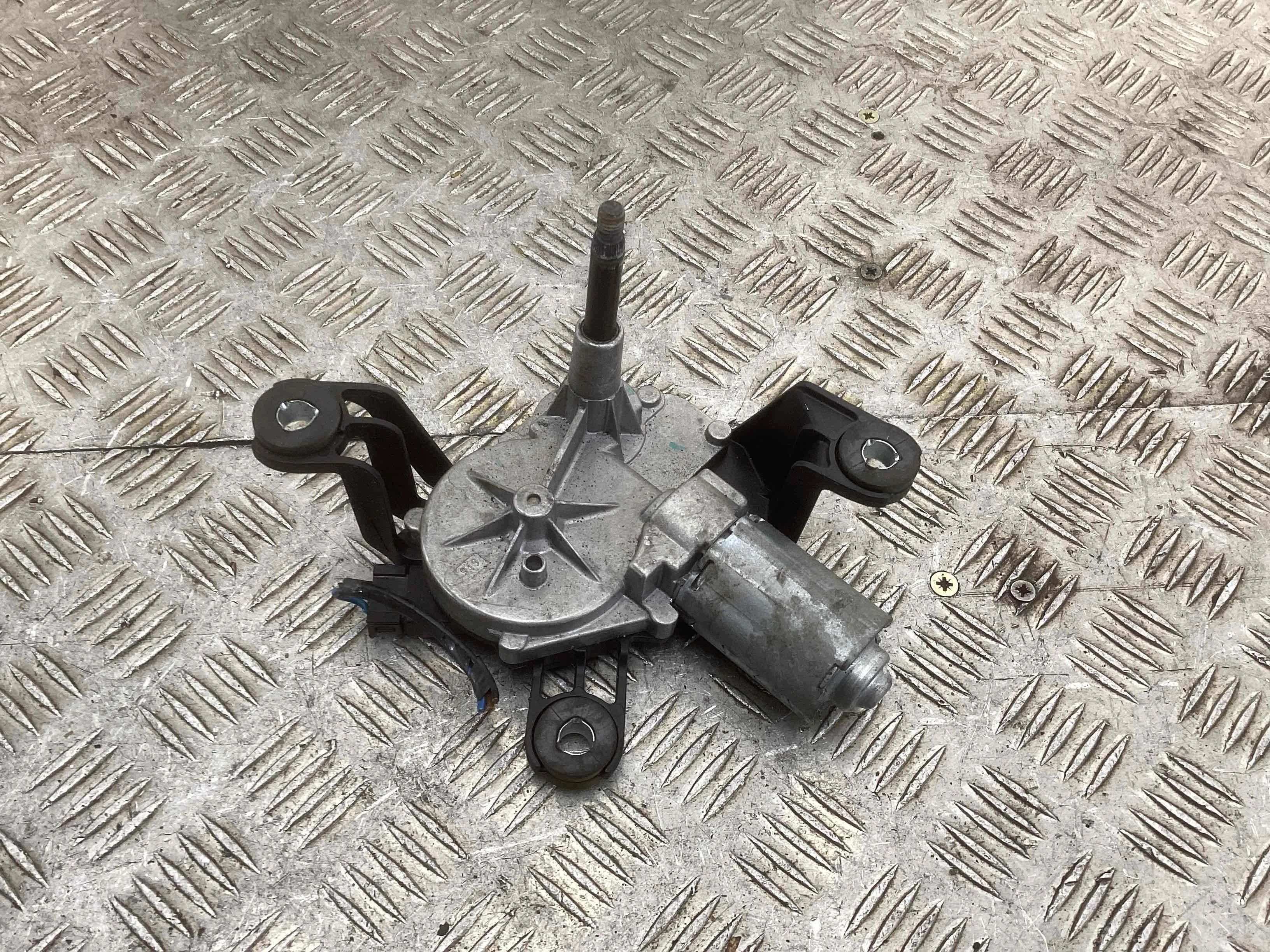 Моторчик заднего стеклоочистителя (дворника) Opel Astra Astra H 2004-2007 2004 1,8 i Бензин МКПП 5ст. Универсал.