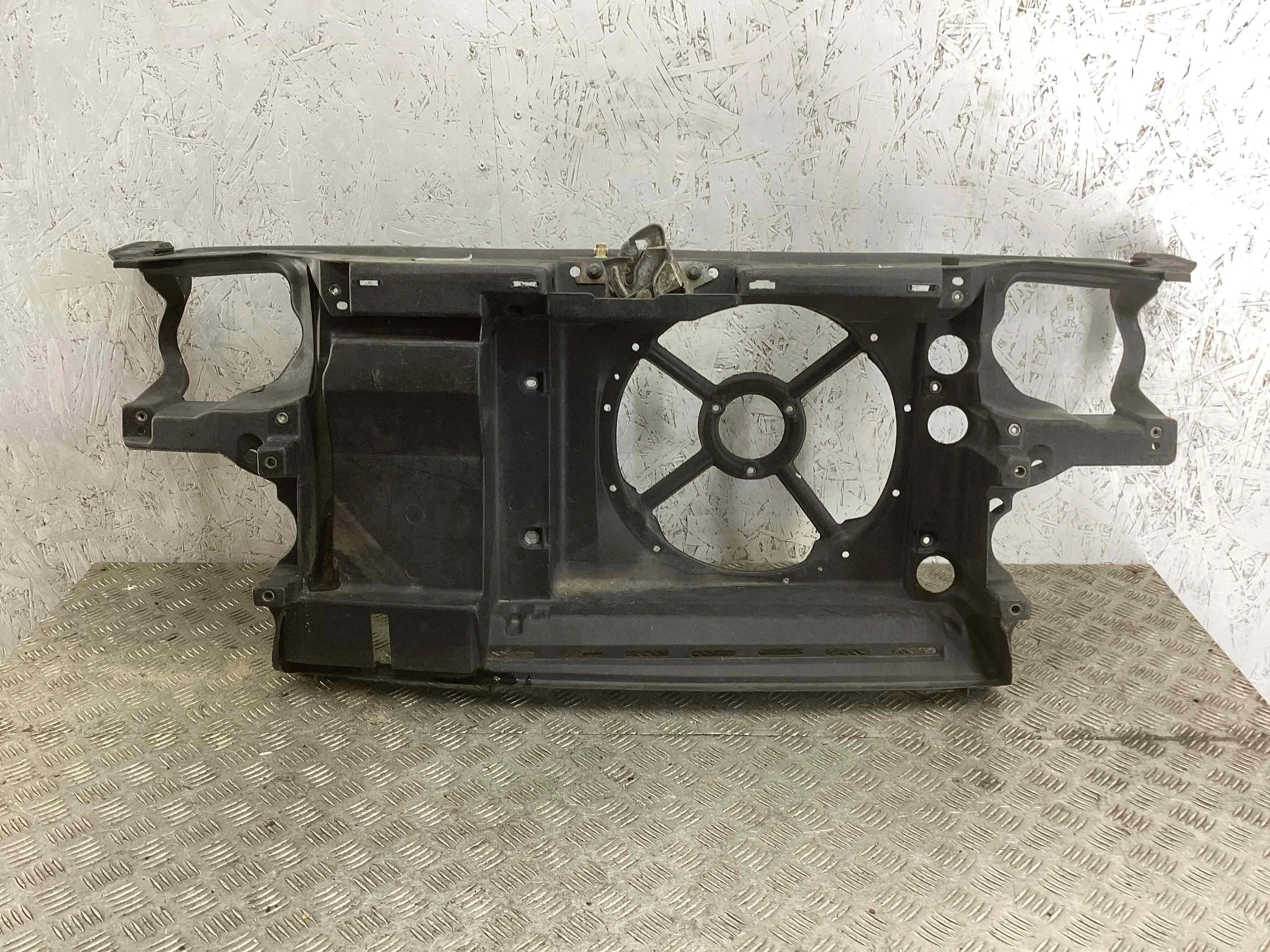 Передняя панель крепления облицовки (телевизор) Volkswagen Golf Golf III (1H) 1991-1997 1995