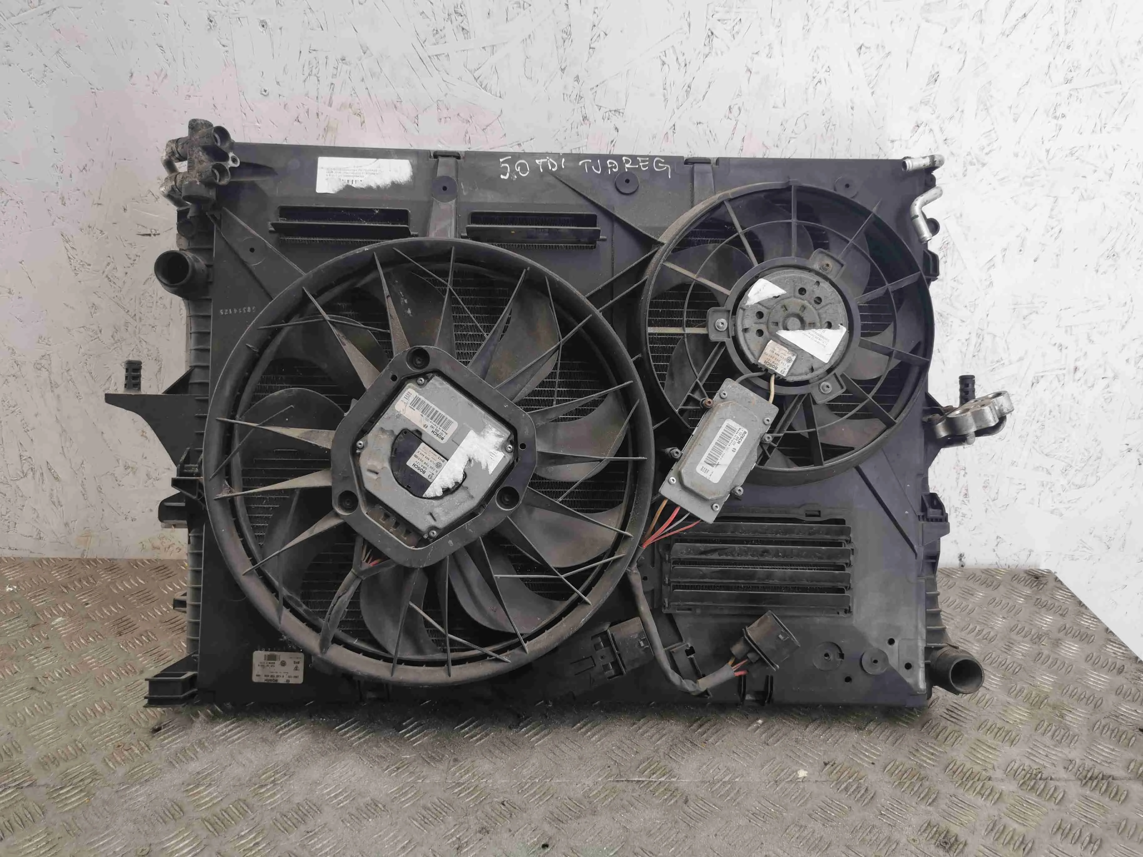 Вентилятор кондиционера Volkswagen Touareg Touareg I (7L) 2002-2006 2002 5,0 TDi Дизель АКПП Внедорожник.