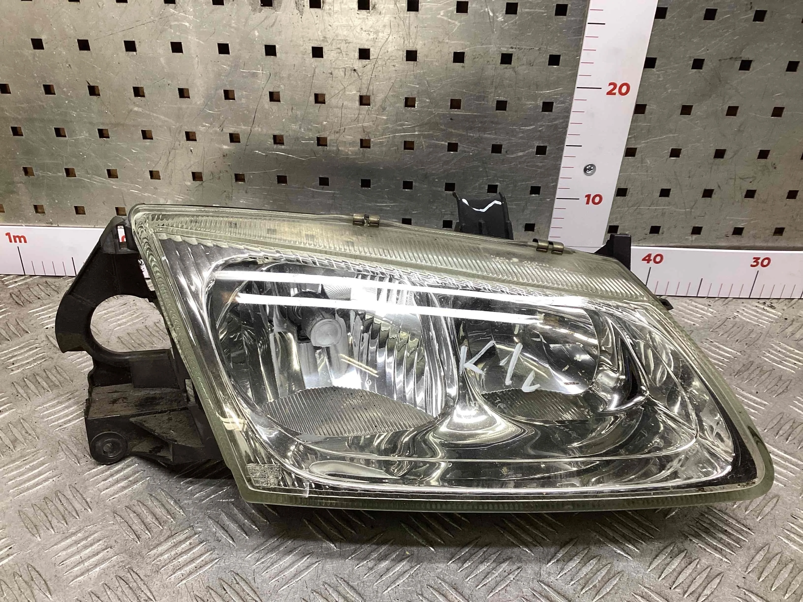 Фара правая Nissan Almera Almera II (N16) 2000-2006 2001 1,5 i Бензин МКПП 5ст. Хэтчбек 5дв.