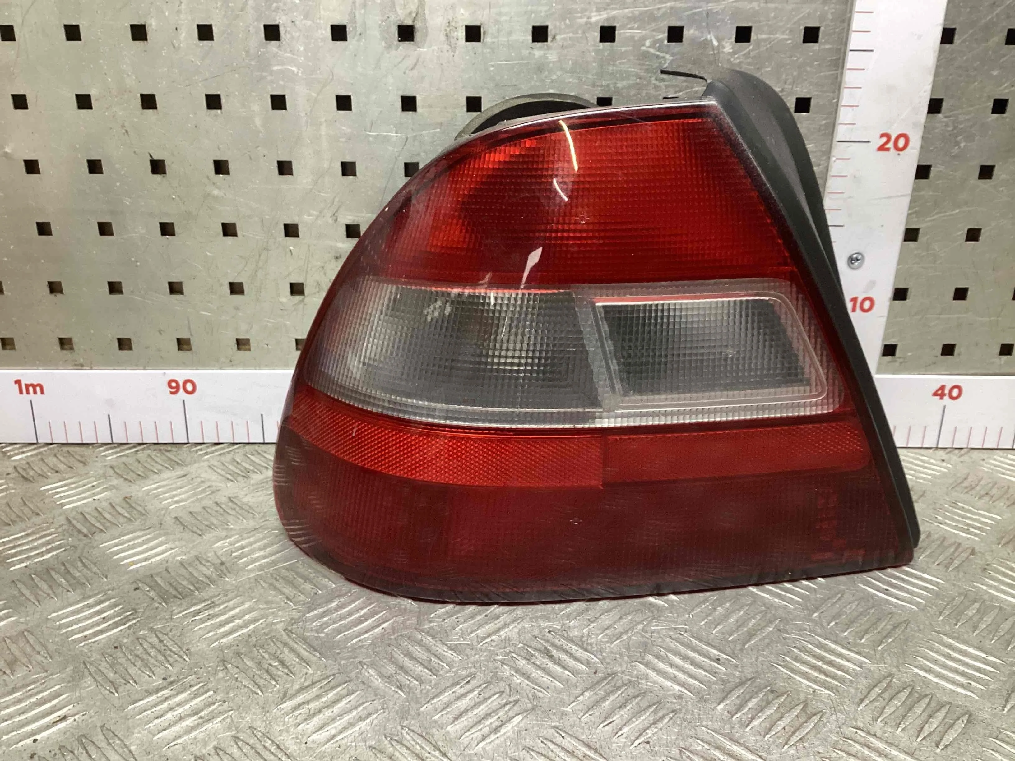 Фонарь задний левый Honda Civic Civic VI 1995-2000 1999 1,4 i Бензин МКПП 5ст. Хэтчбек 5дв.