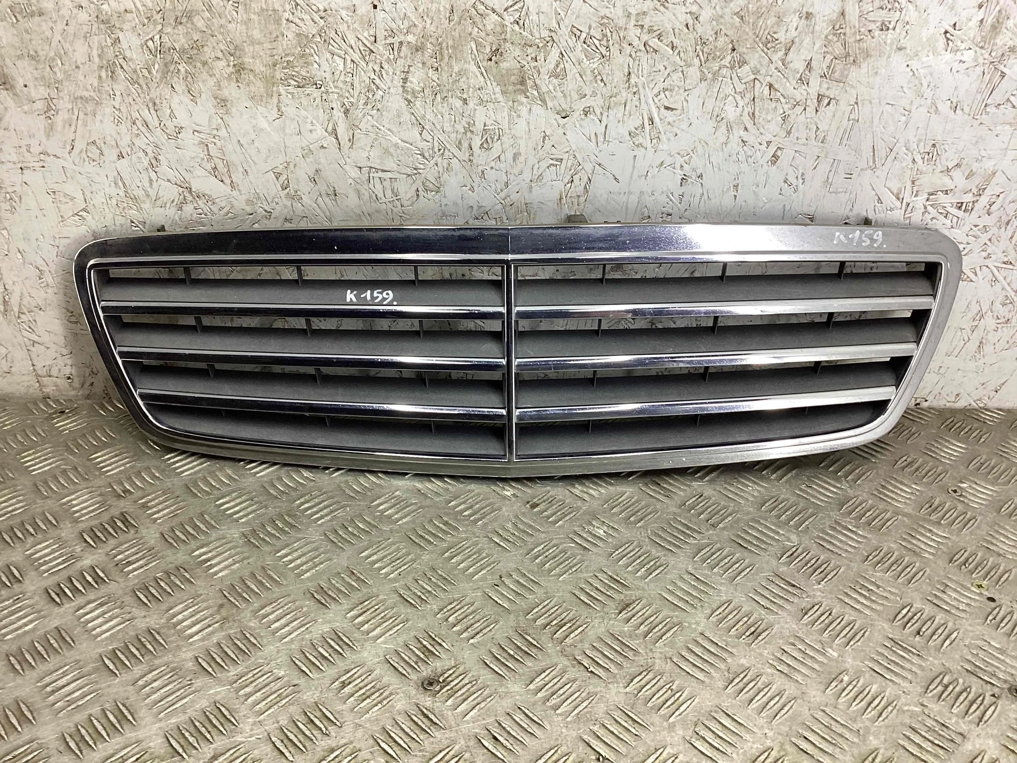 Решетка радиатора Mercedes C (W203) 2004-2007 рестайлинг  2006 2,2 CDi Дизель АКПП Седан.