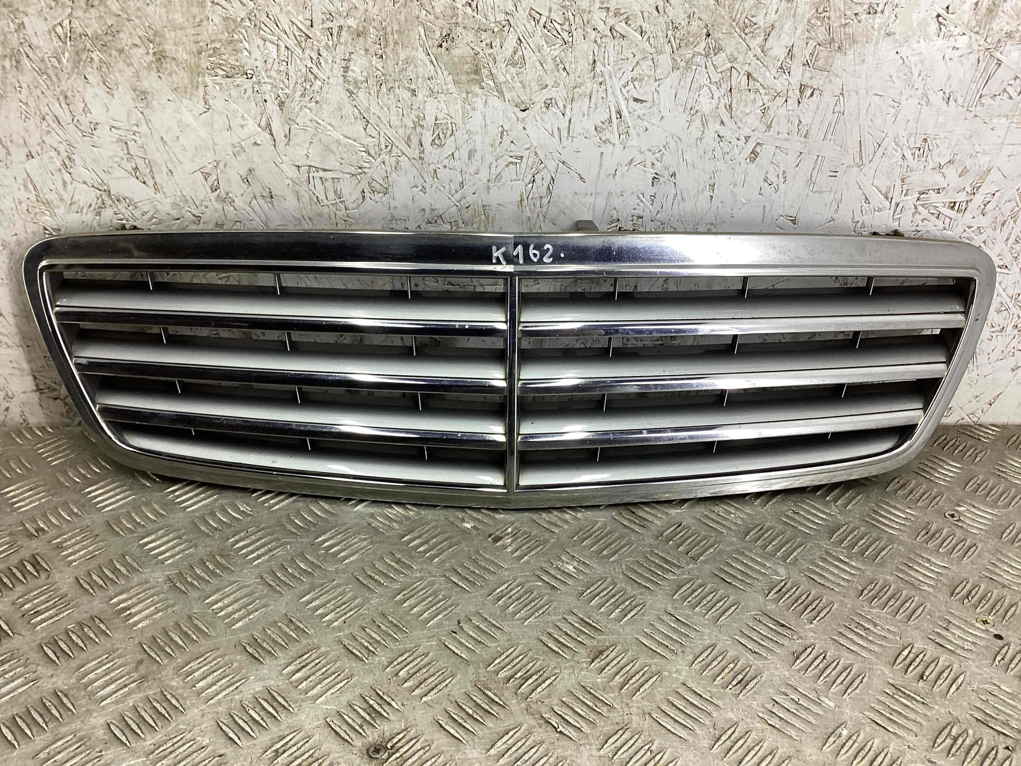 Решетка радиатора Mercedes C (W203) 2004-2007 рестайлинг  2004 2,2 CDi Дизель АКПП Универсал.