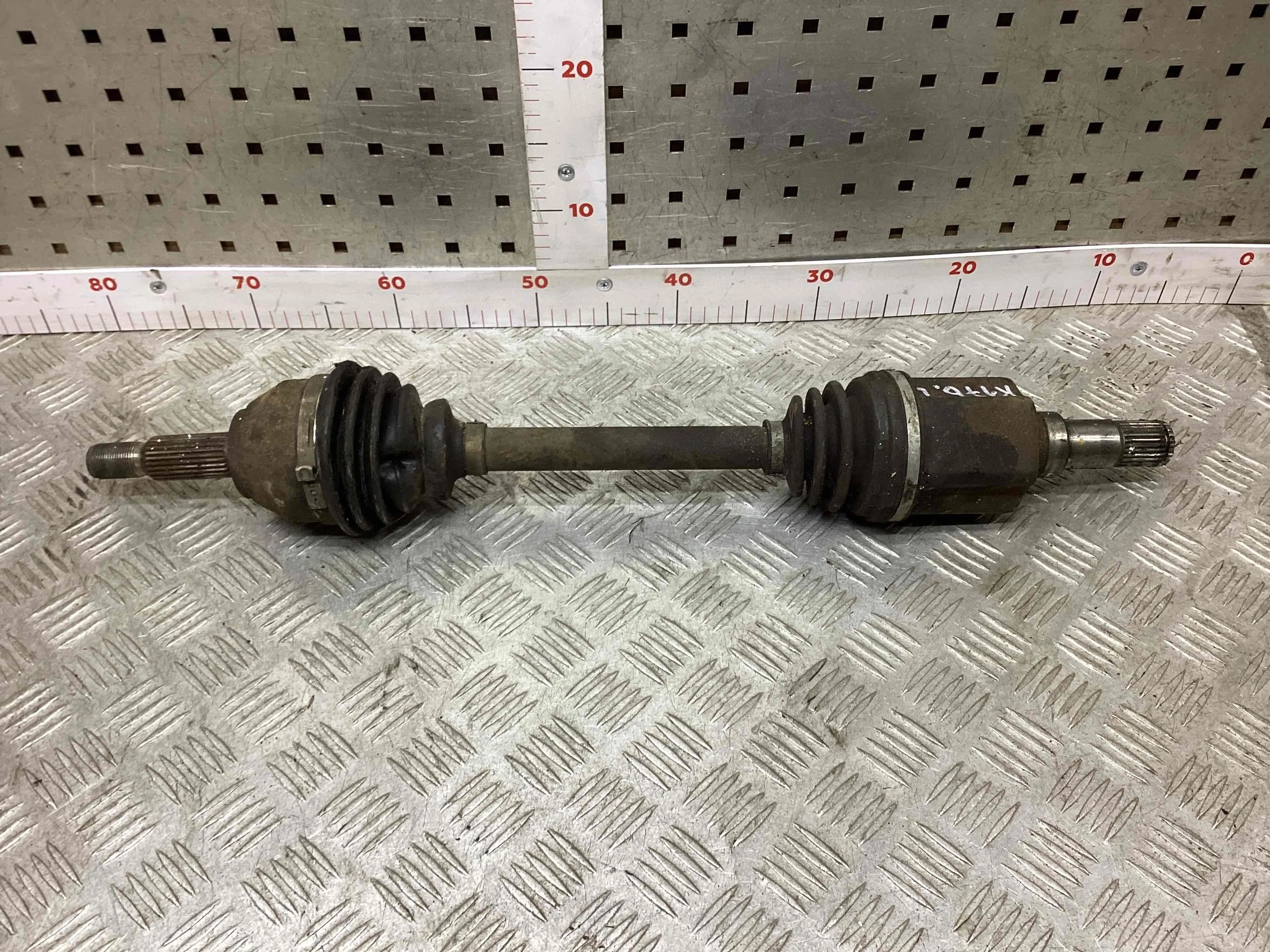 Полуось передняя левая (приводной вал, ШРУС) Ford Transit Connect T. Connect I 2002-2009 2005 1,8 TD Дизель МКПП 5ст. Фургон.
