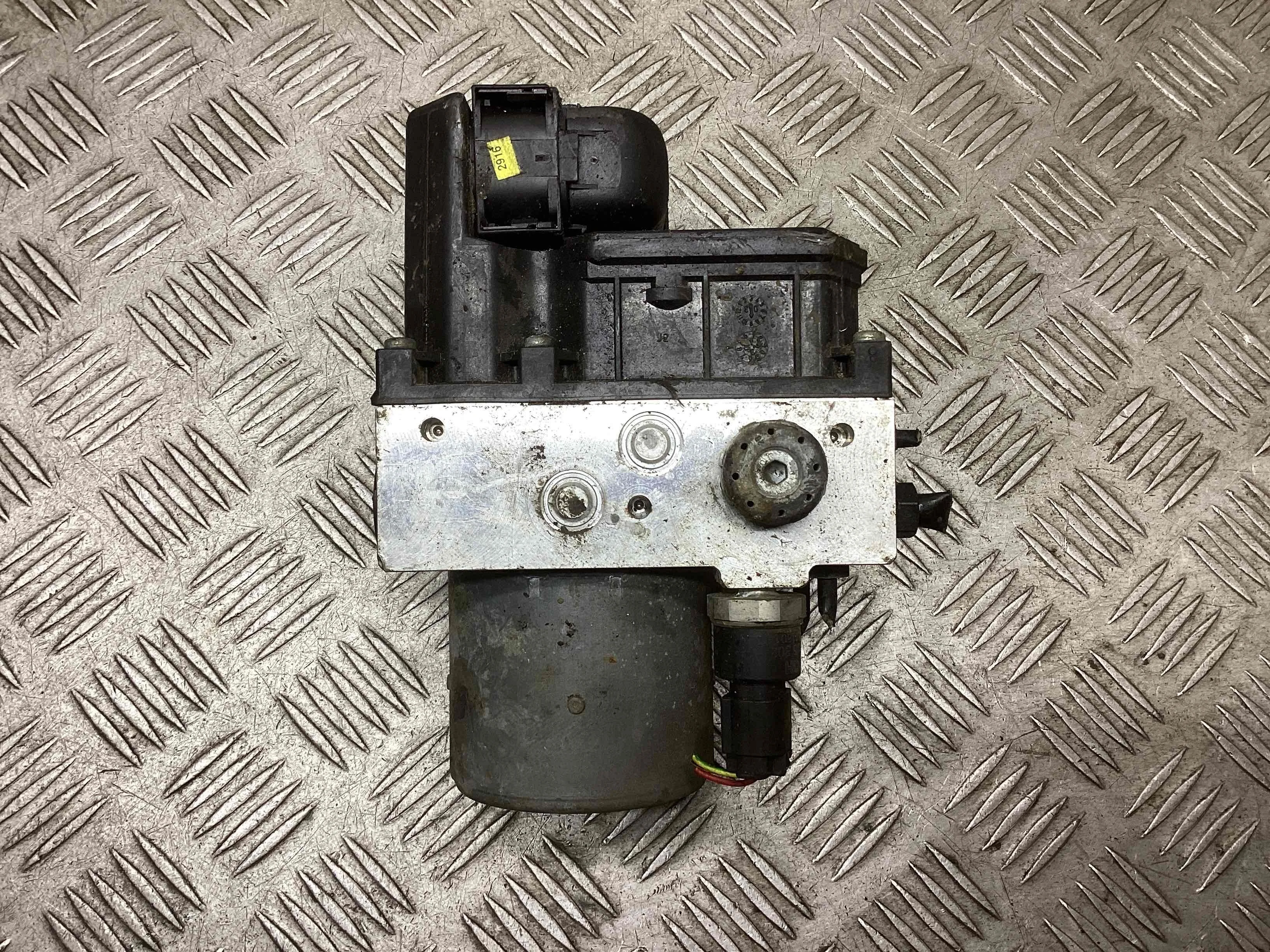 Блок ABS Volkswagen Passat Passat B5+ (3B) 2000-2005 рестайлинг 2003 1,6 i Бензин МКПП 5ст. Универсал.