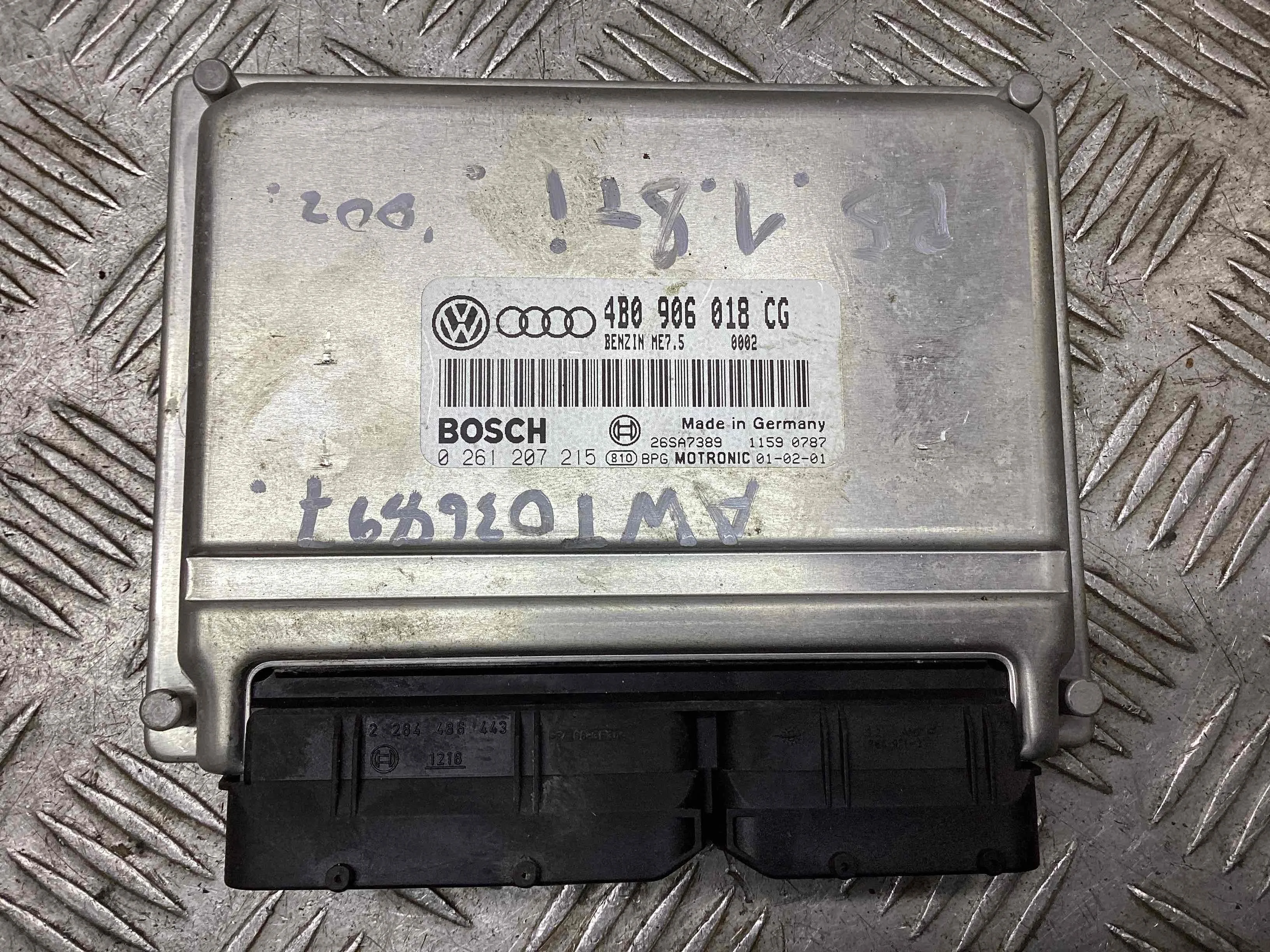 Блок управления двигателем Volkswagen Passat Passat B5 (3B) 1996-2000 2000 1,8  Бензин