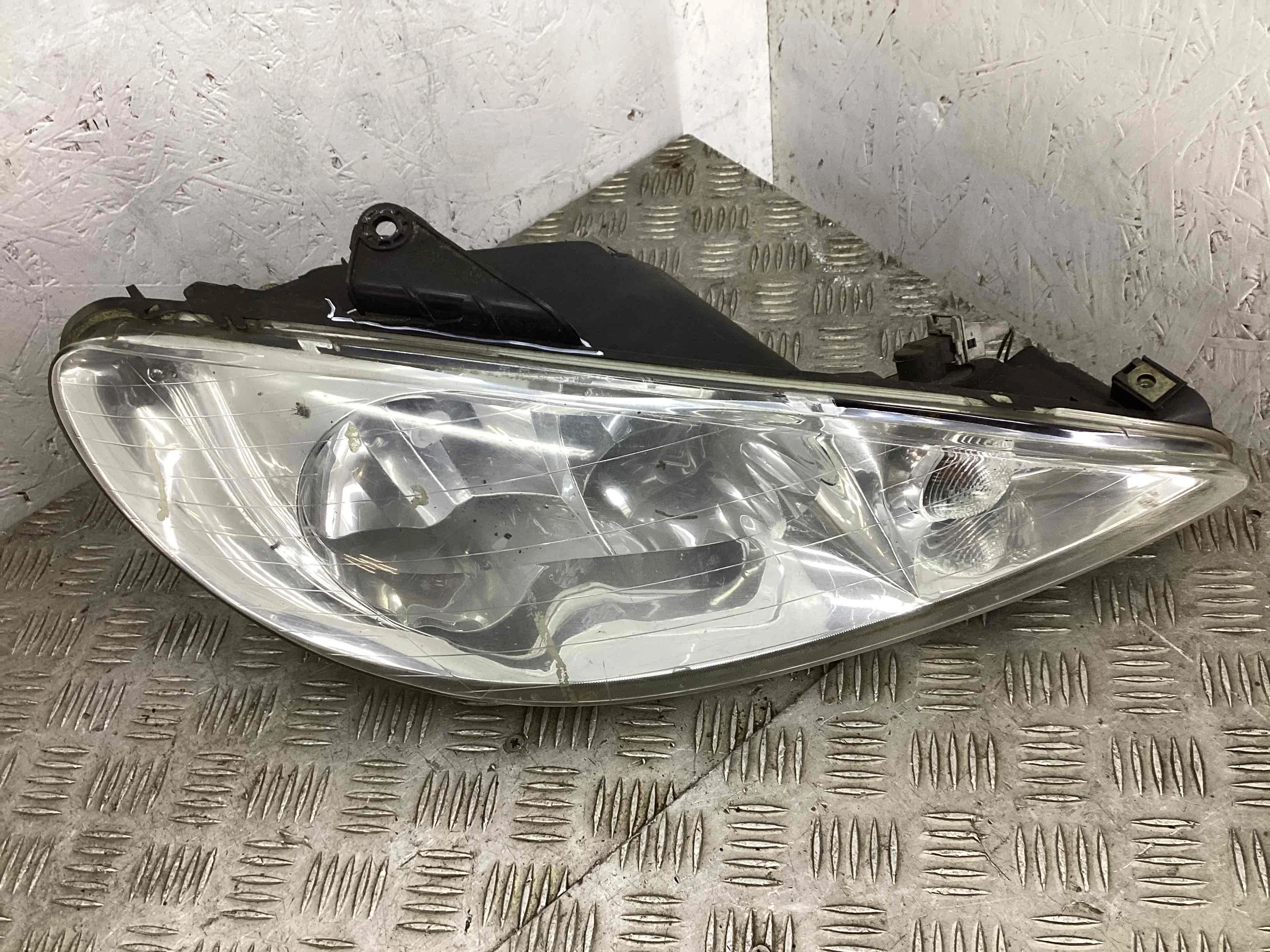 Фара правая Peugeot 206 206 (2A/2E) 1998-2003 2003 1,6 i Бензин МКПП Хэтчбек.