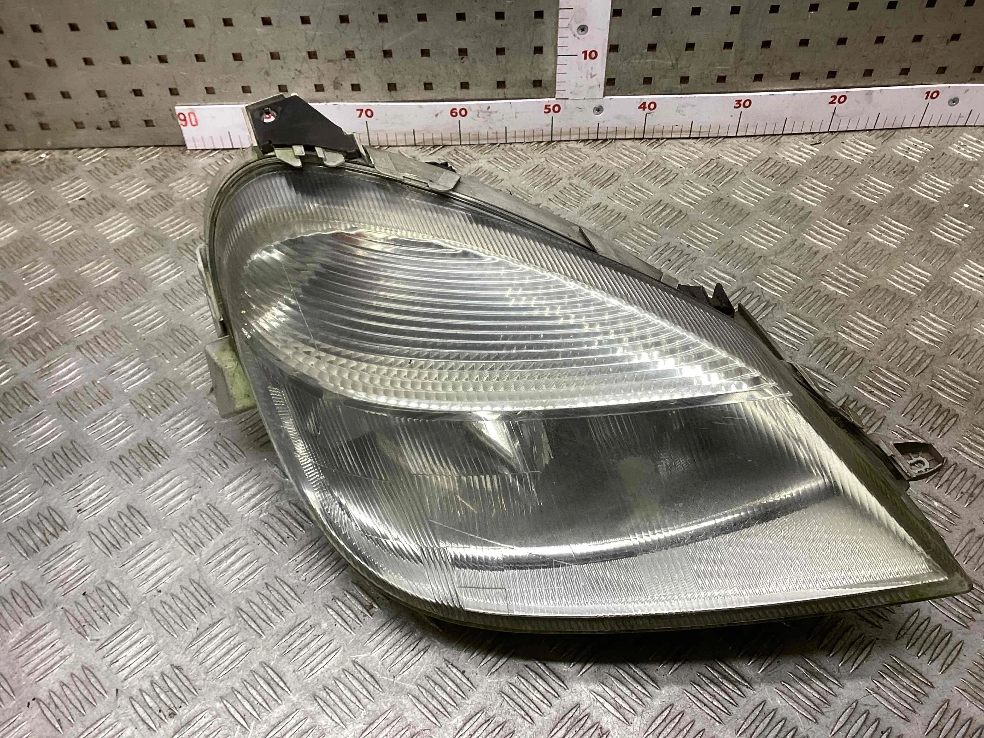 Фара правая Mercedes Vaneo 2002-2005  2002 1,7 CDi Дизель МКПП Минивэн.