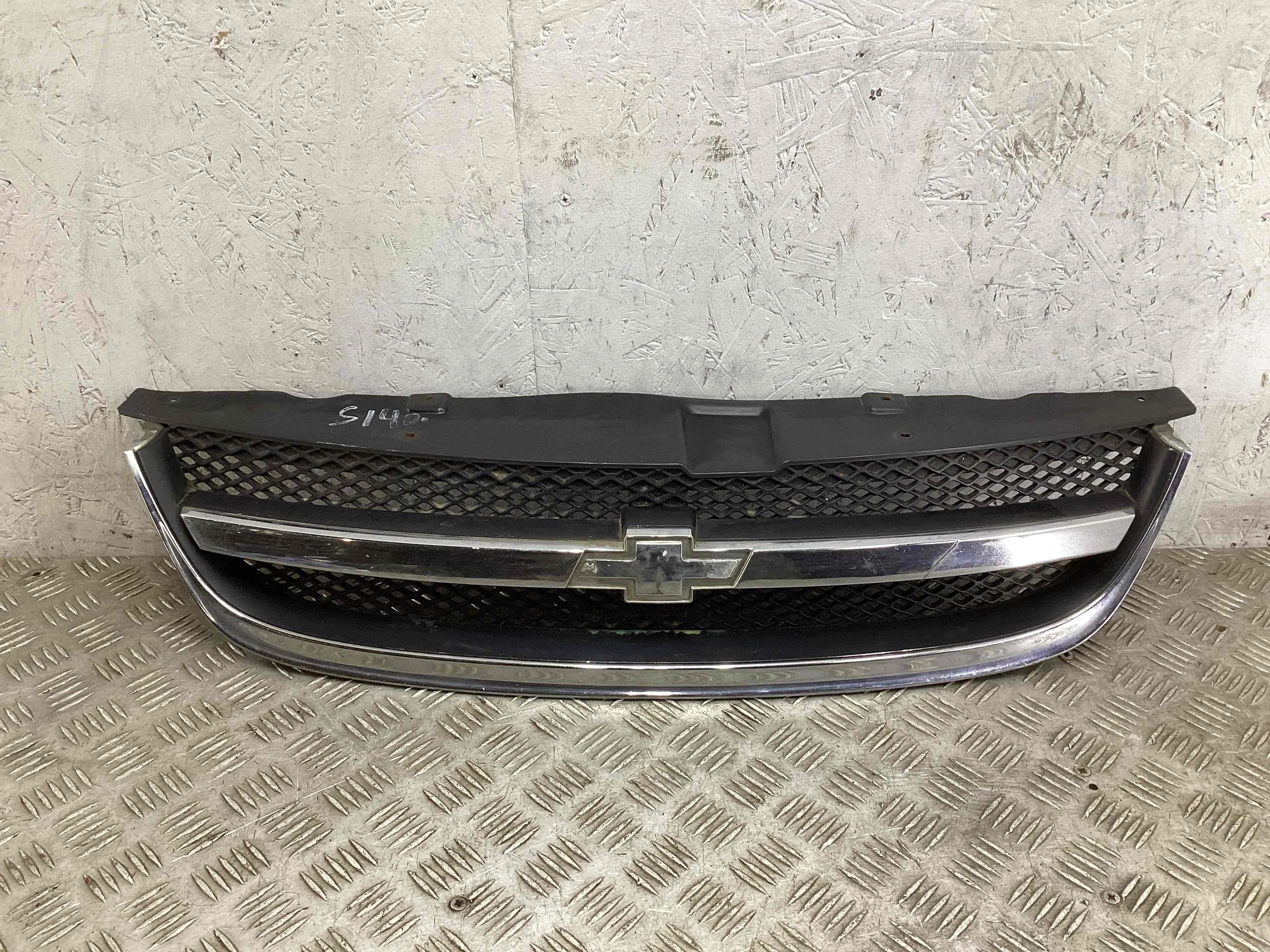 Решетка радиатора Chevrolet Lacetti Lacetti (J200) 2004-2013 2004 1,4 i Бензин МКПП 5ст. Седан.
