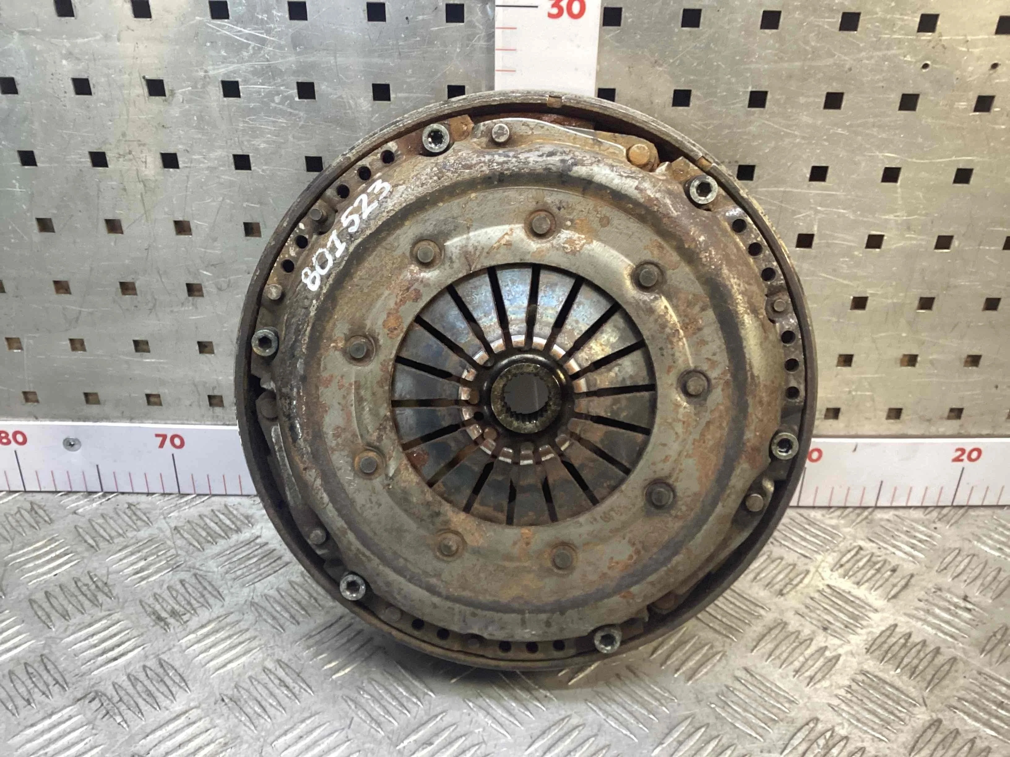 Маховик Volkswagen Passat Passat B5+ (3B) 2000-2005 рестайлинг 2003 1,6 i Бензин МКПП 5ст. Универсал.
