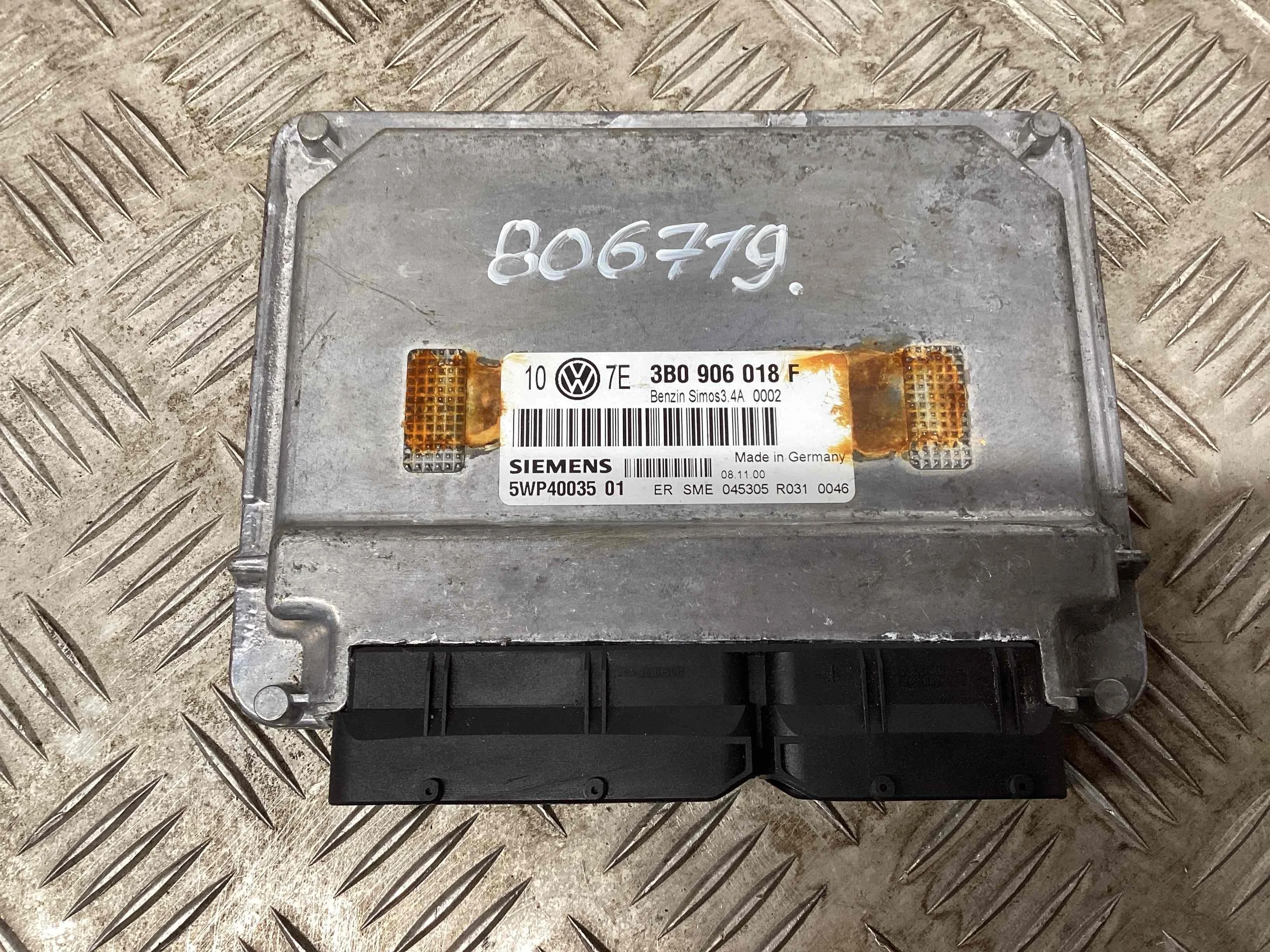 Блок управления двигателем Volkswagen Passat Passat B5+ (3B) 2000-2005 рестайлинг 2001 1,6 i Бензин МКПП 5ст. Универсал.