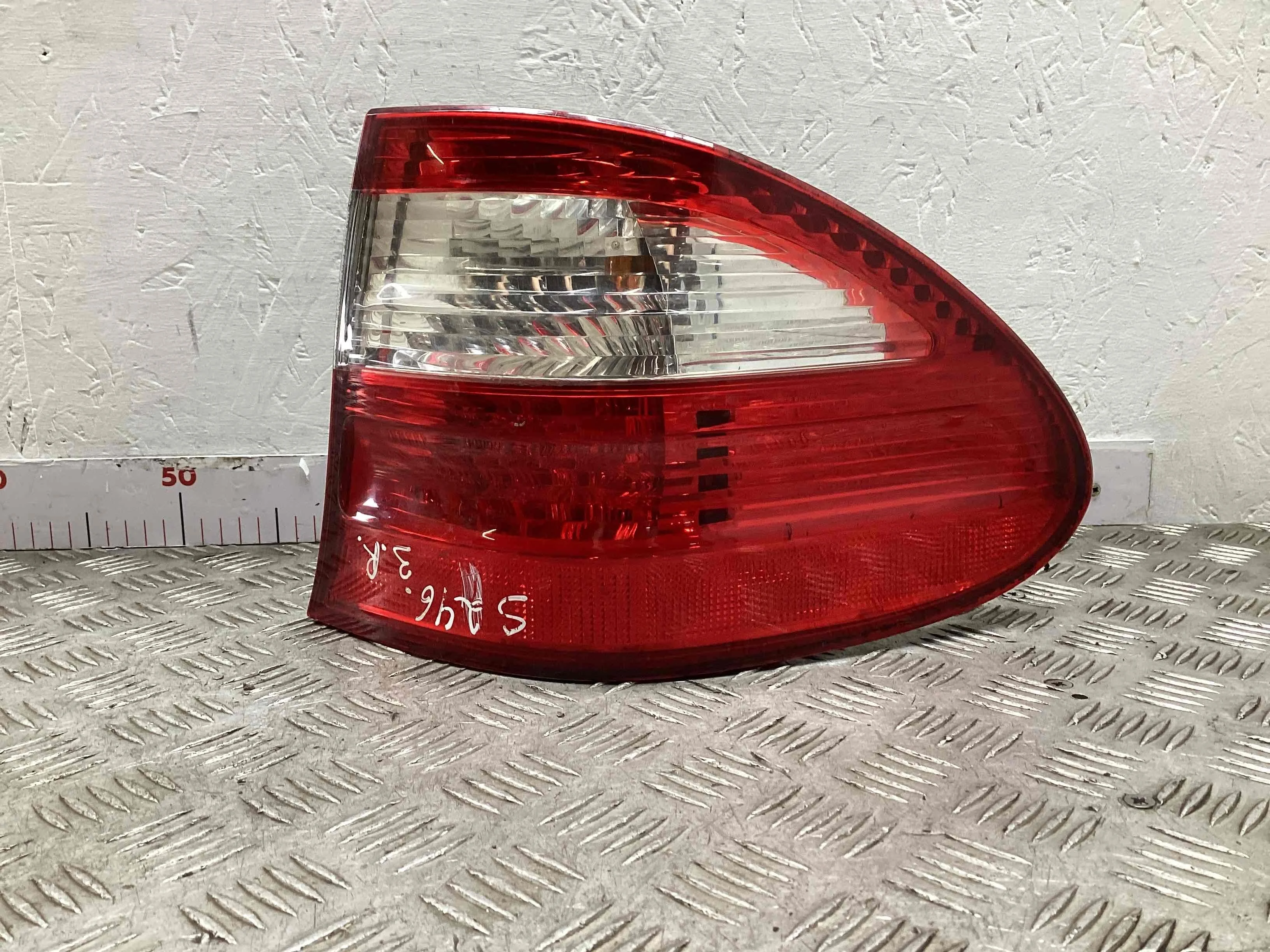 Фонарь задний правый Mercedes E (W211) 2002-2006  2004 2,7 CDi Дизель АКПП Универсал.