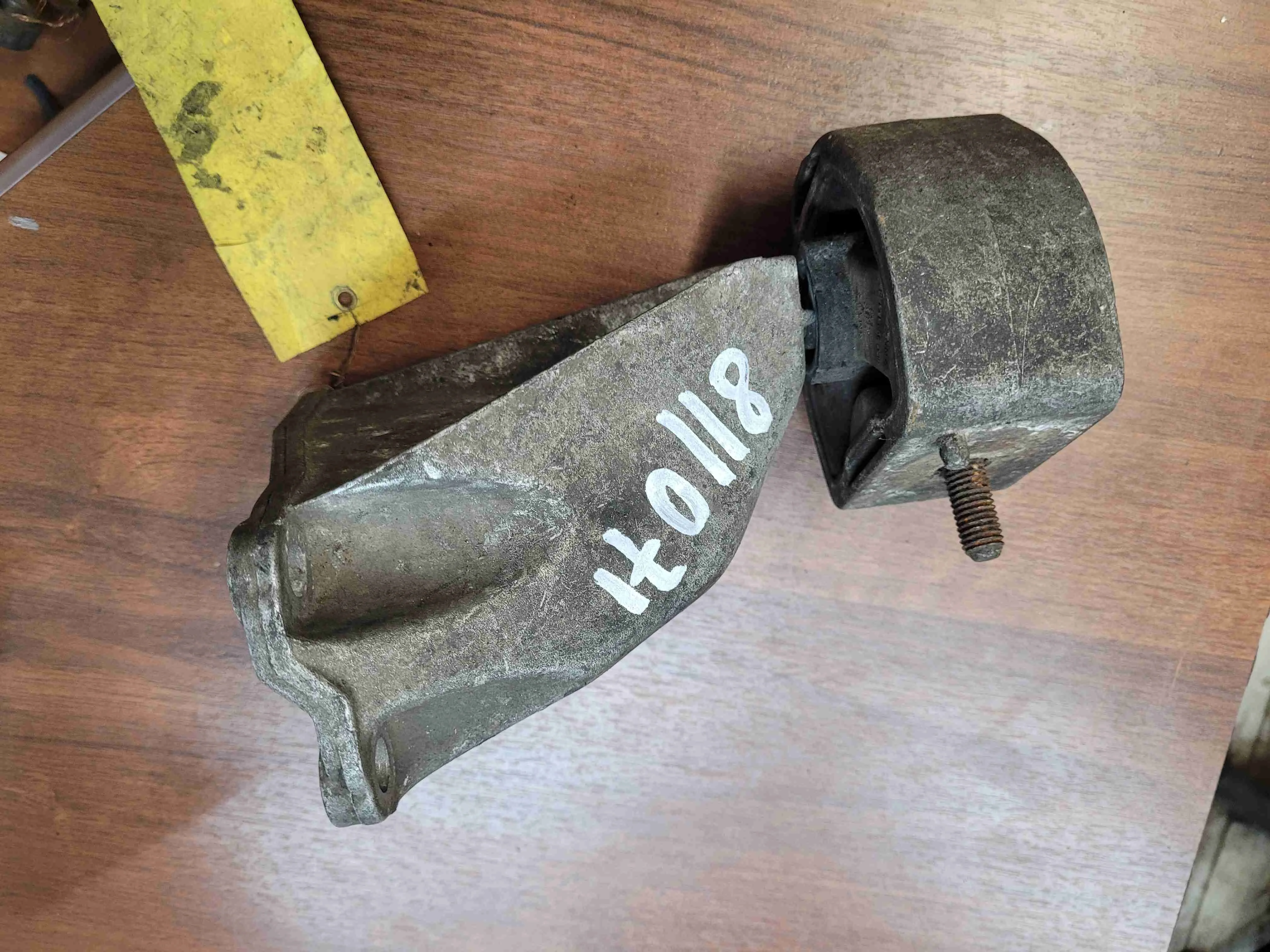 Кронштейн КПП Audi A4 A4 B5 (8D) 1994-1999 1998 1,8 i Бензин МКПП Седан.