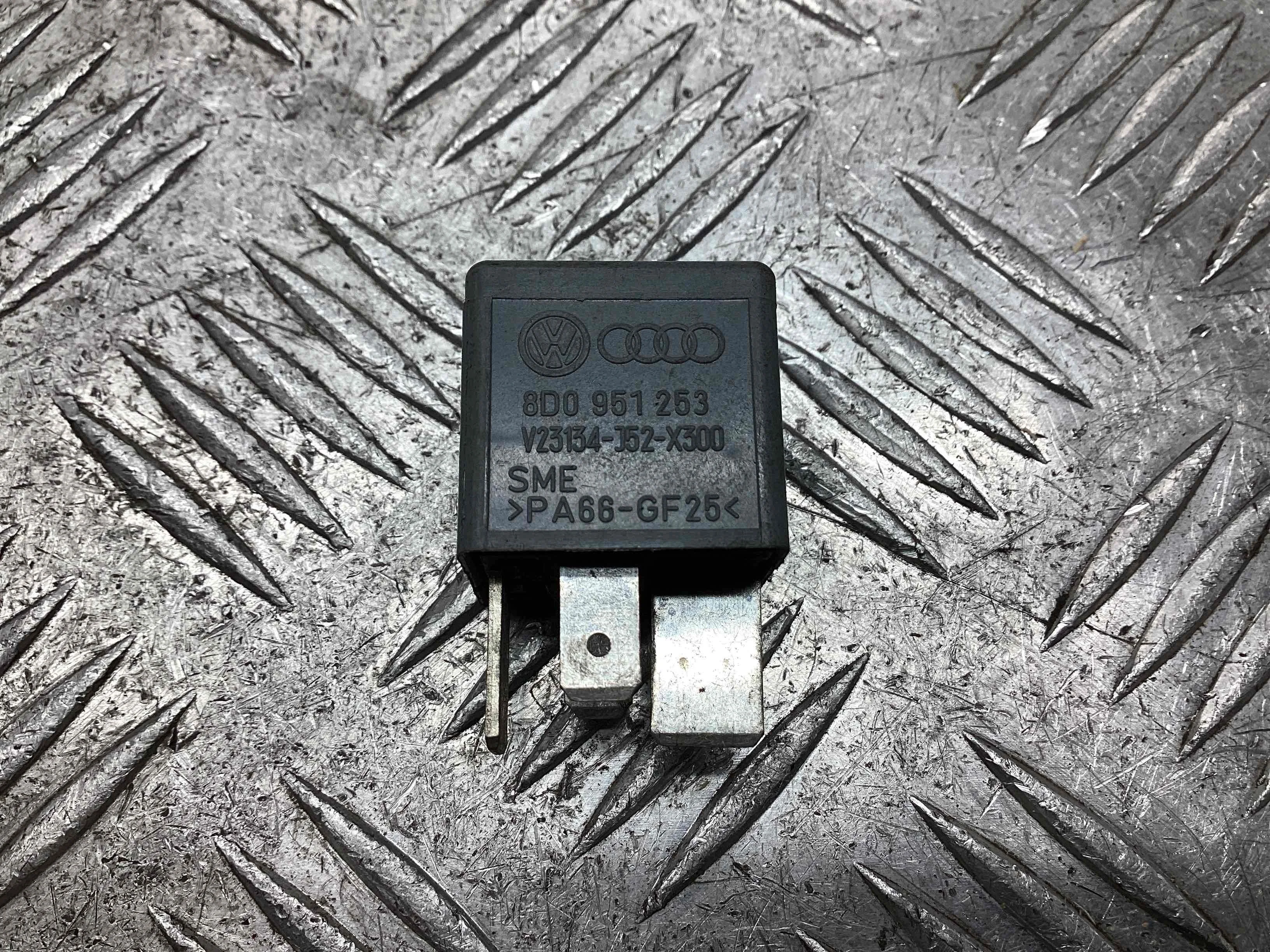 Реле (прочие) Audi A4 A4 B5 (8D) 1999-2001 рестайлинг 2000 1,9 TDi Дизель МКПП Седан.