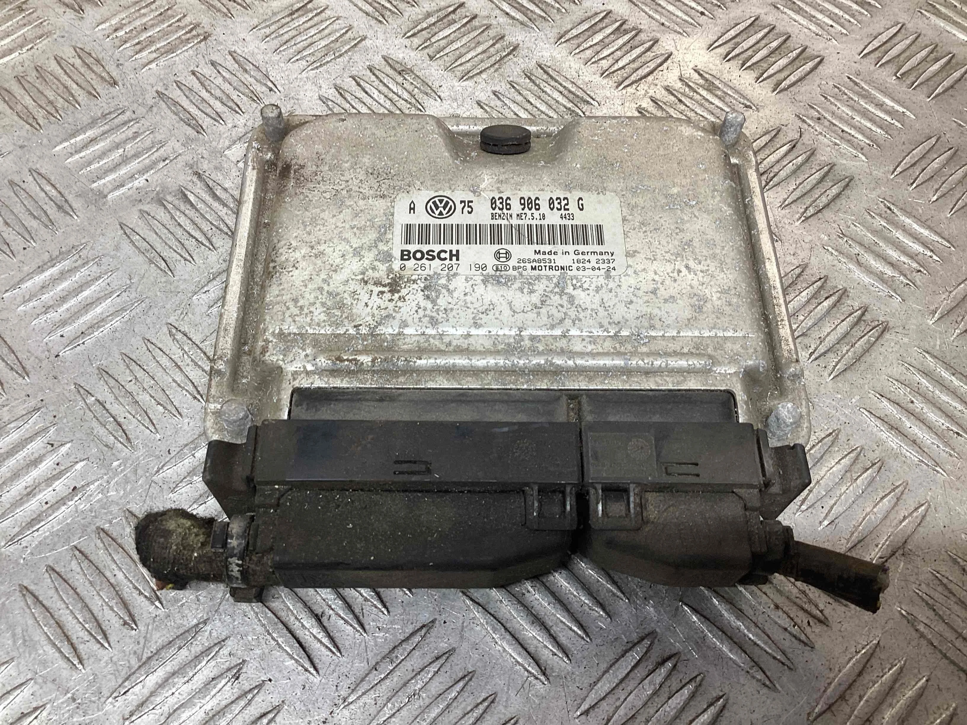 Блок управления двигателем Volkswagen Golf Golf IV (1J) 1997-2004 2003 1,4 i Бензин МКПП 5ст. Хэтчбек 3дв.