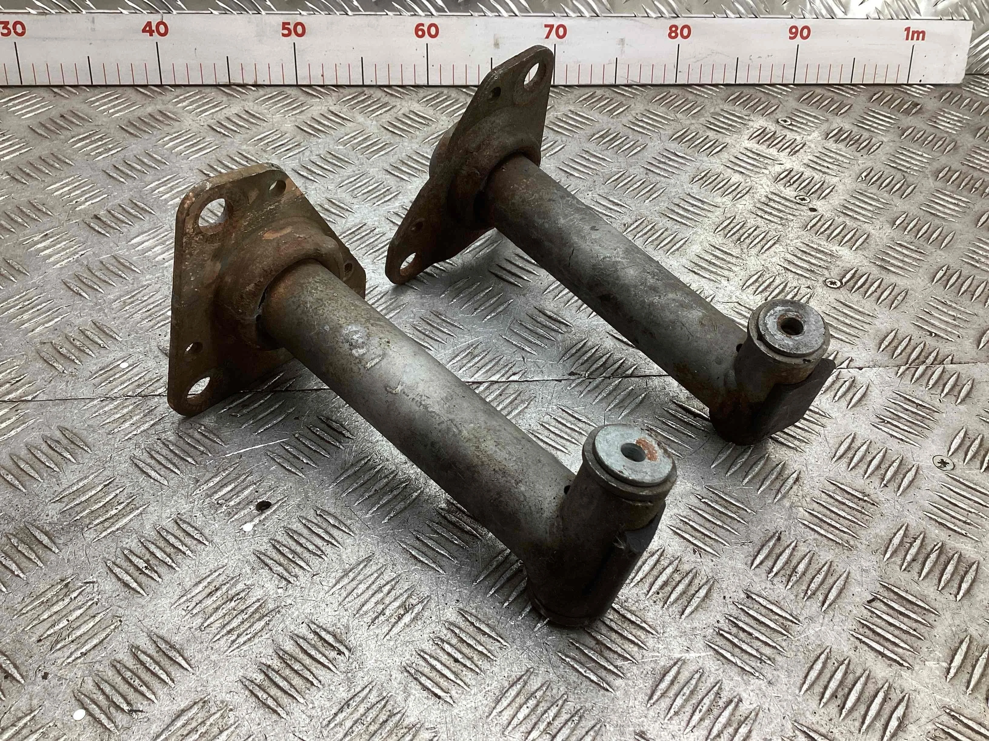 Кронштейн крепления бампера переднего Audi A6 A6 C5 (4B) 1997-2001 2001 2,4 i Бензин МКПП 5ст. Универсал.
