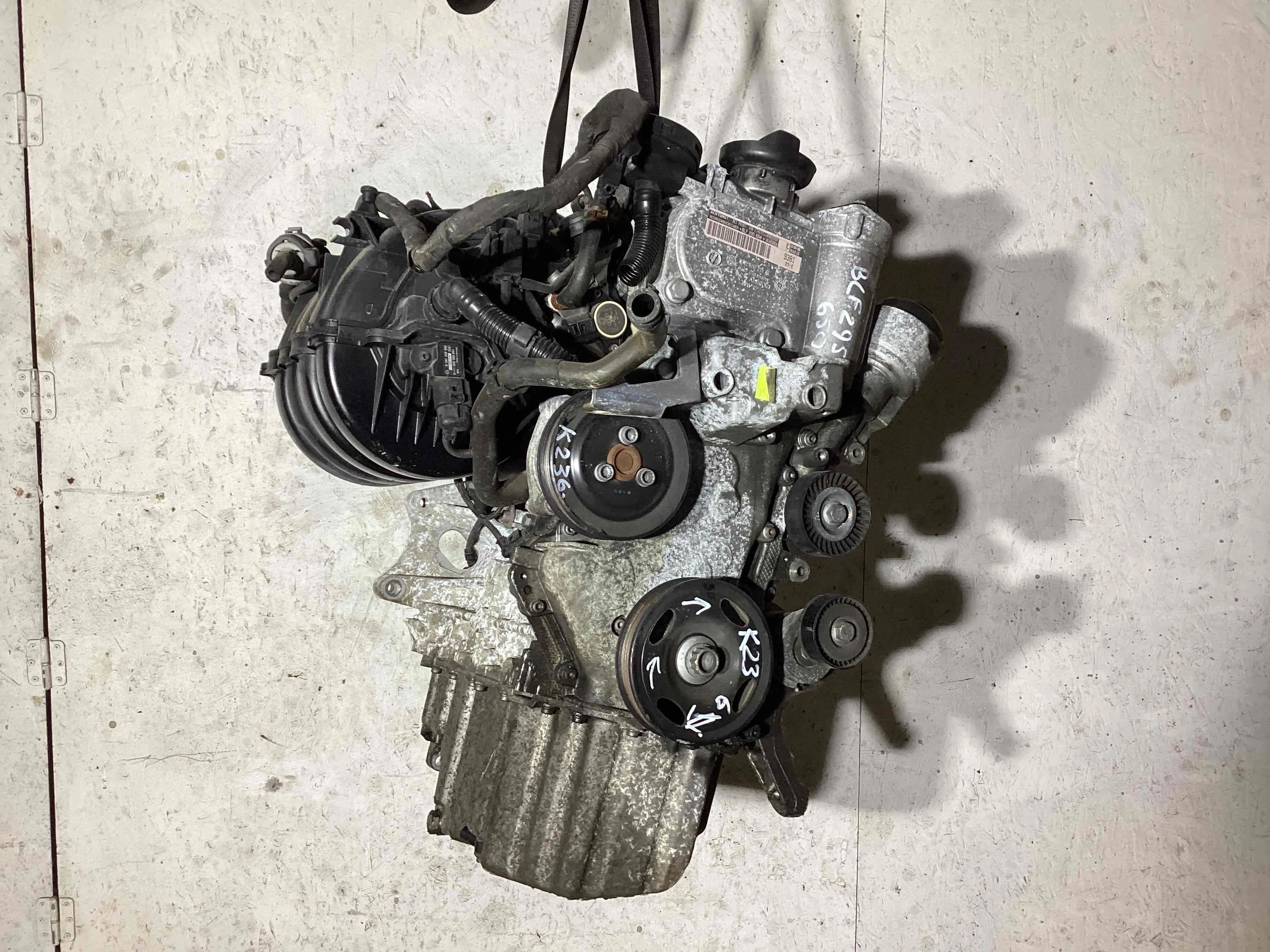 Двигатель Volkswagen Golf Golf V (1K) 2004-2009 2006 1,6 i Бензин АКПП Хэтчбек 3дв.