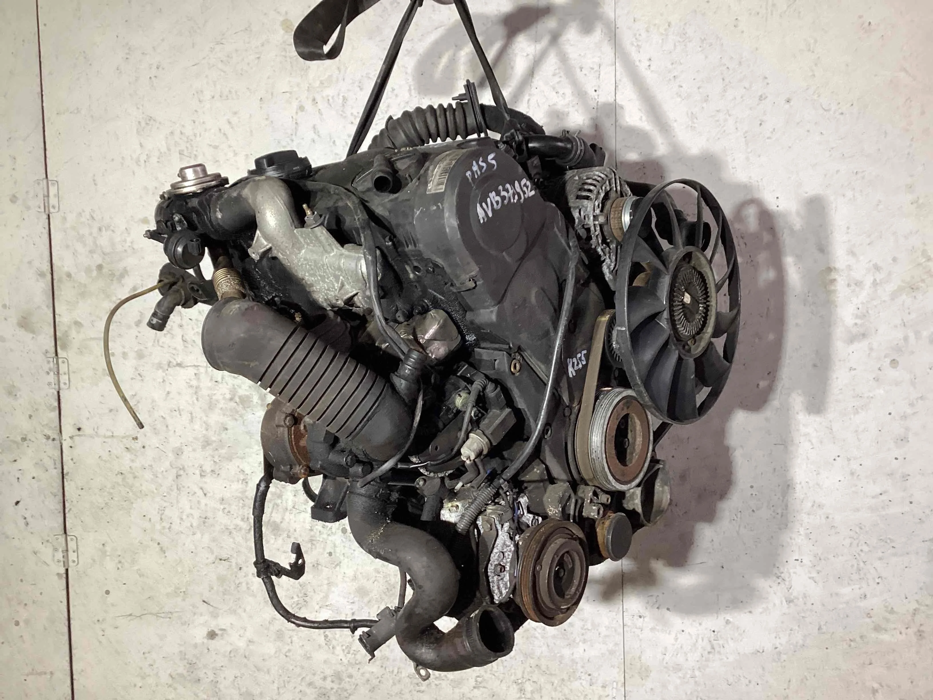 Двигатель Volkswagen Passat Passat B5+ (3B) 2000-2005 рестайлинг 2004 1,9 TDi Дизель МКПП 5ст. Универсал.