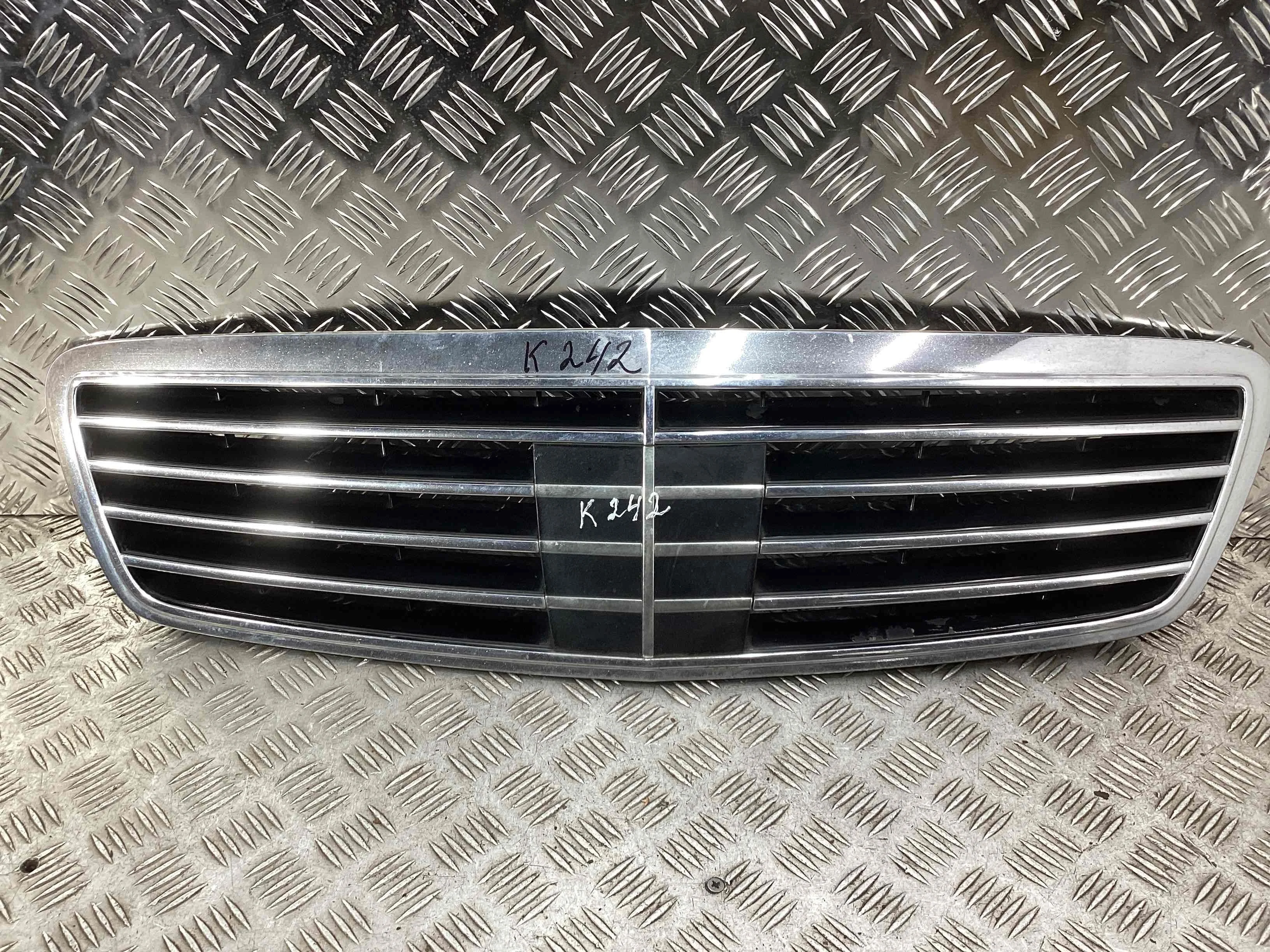 Решетка радиатора Mercedes S (W220) 1998-2002  2000 5,0 i Бензин АКПП Седан.