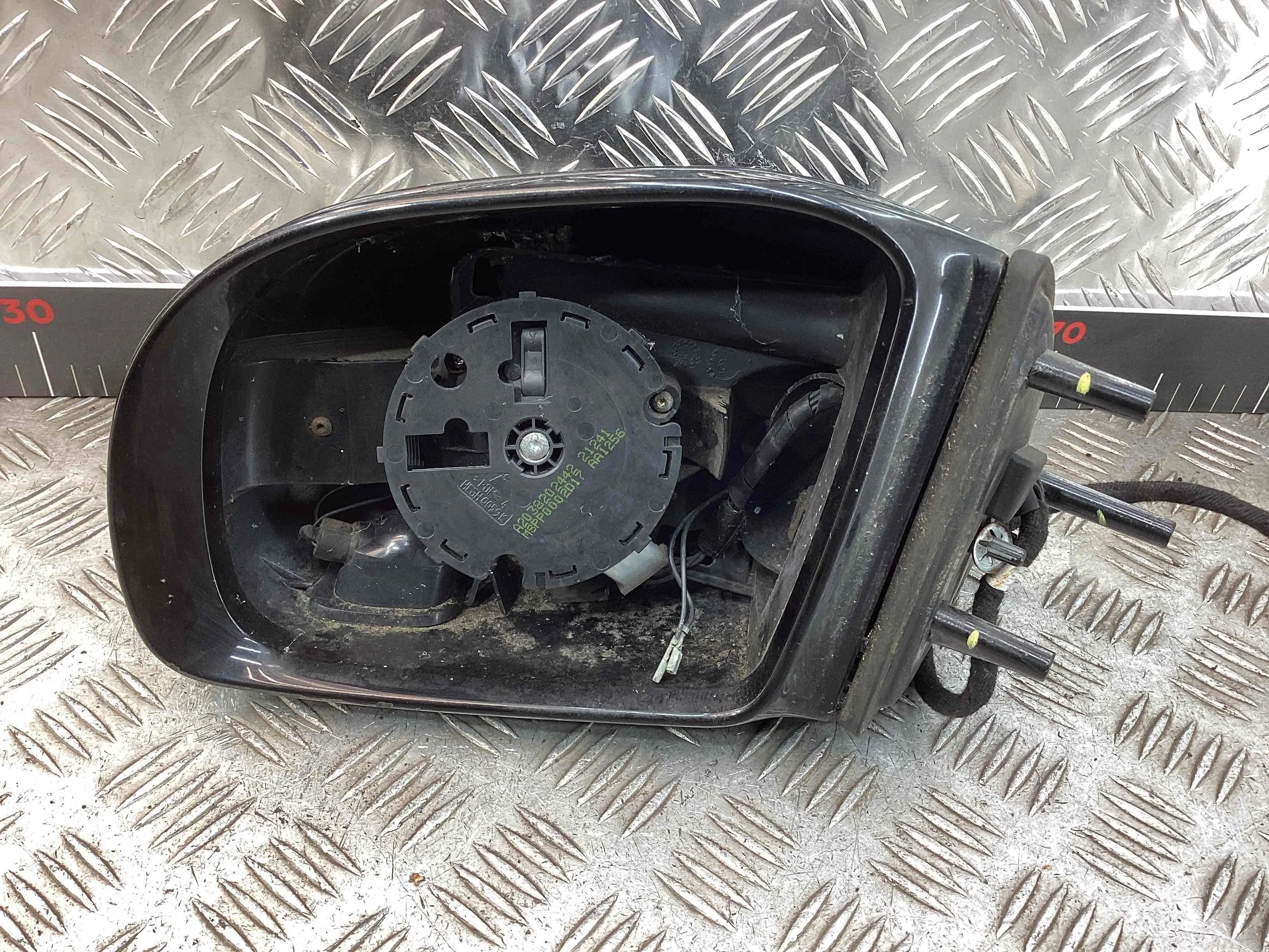 Зеркало наружное левое Mercedes ML (W164) 2005-2011  2006 3,0 CDi Дизель АКПП Внедорожник.