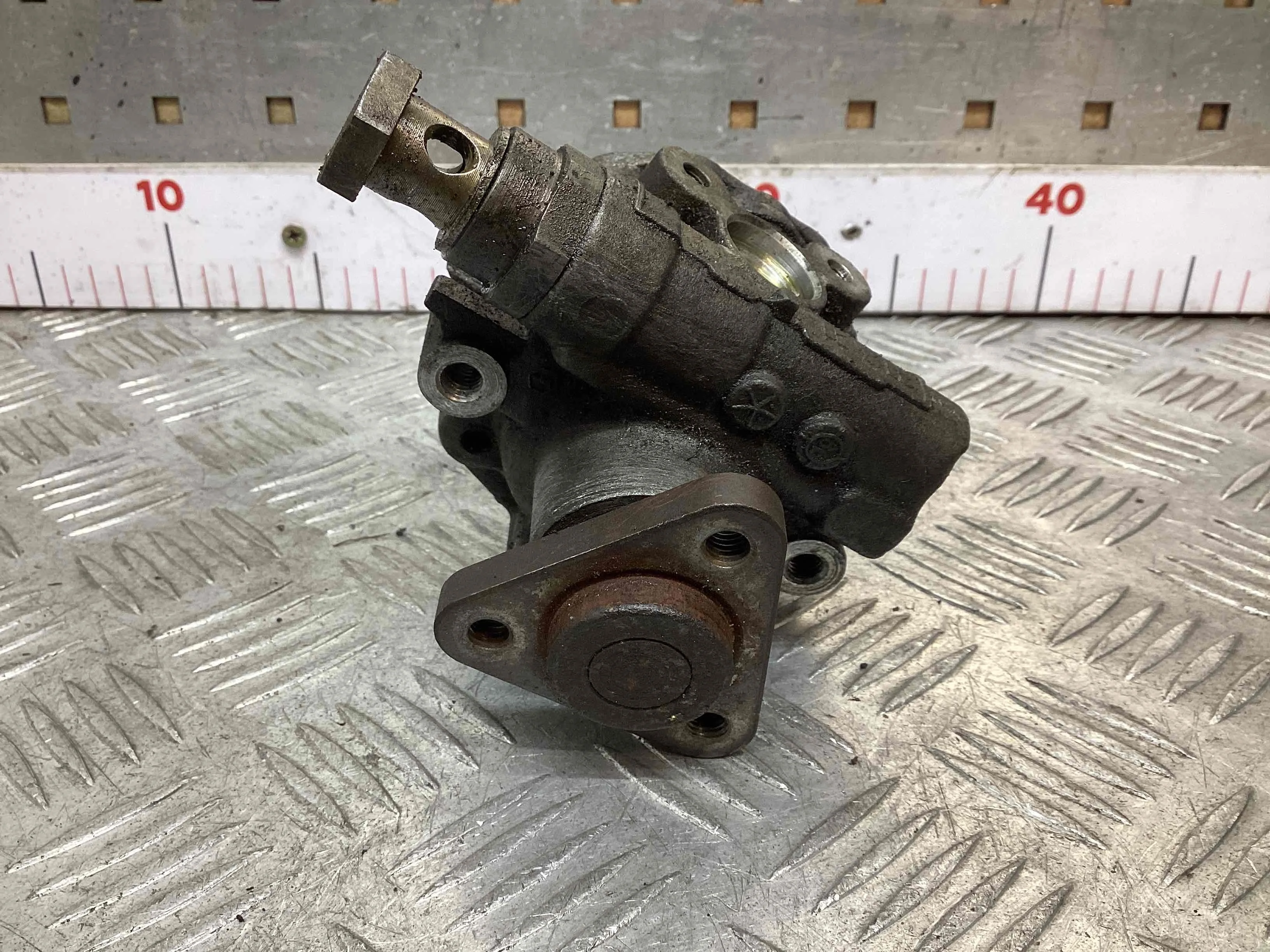 Насос гидроусилителя руля Volkswagen Passat Passat B5 (3B) 1996-2000 1998 1,6 i Бензин АКПП Универсал.