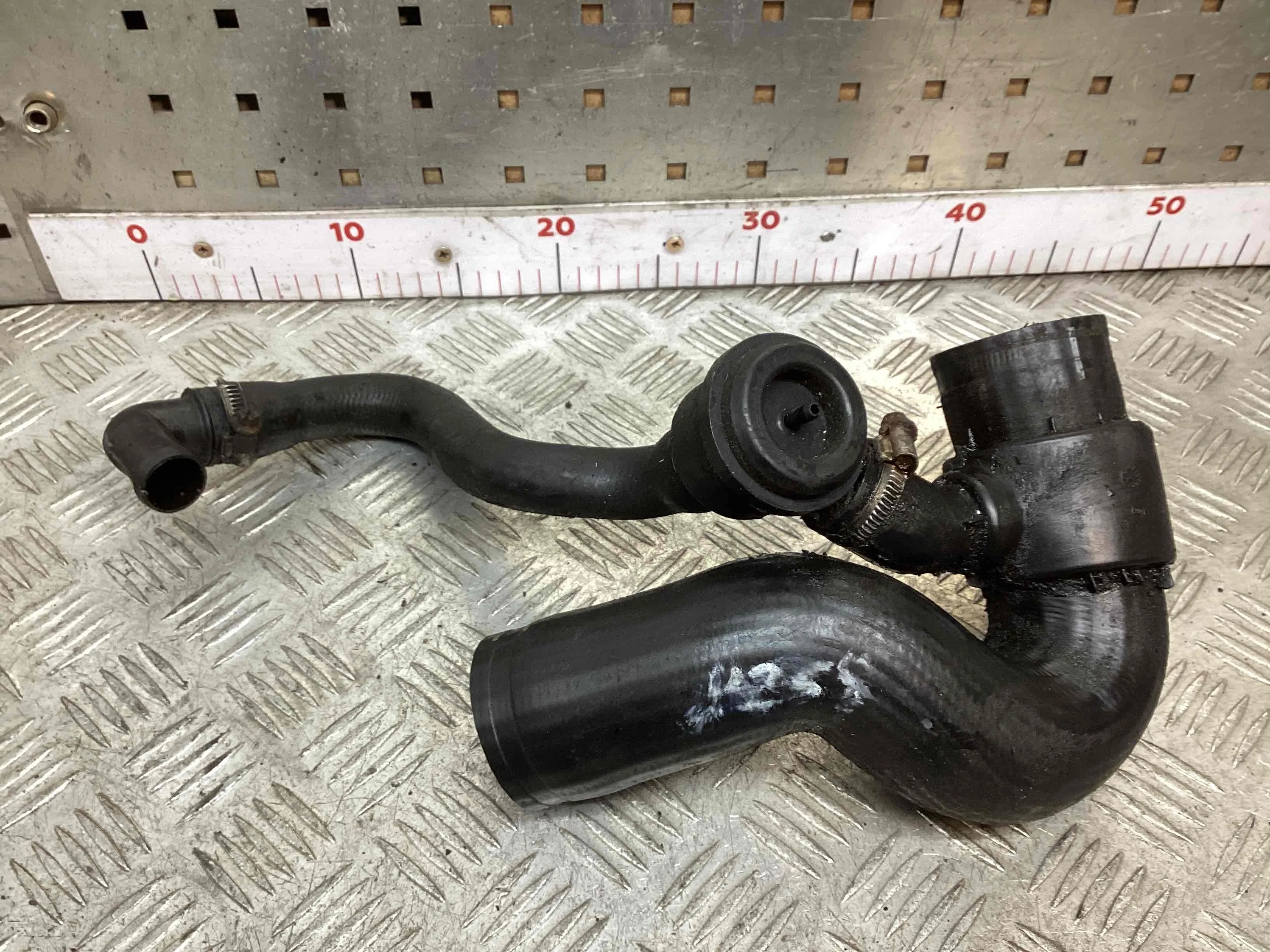 Патрубок турбины Volkswagen Passat Passat B5 (3B) 1996-2000 1999 1,8 Ti Бензин МКПП 5ст. Универсал.