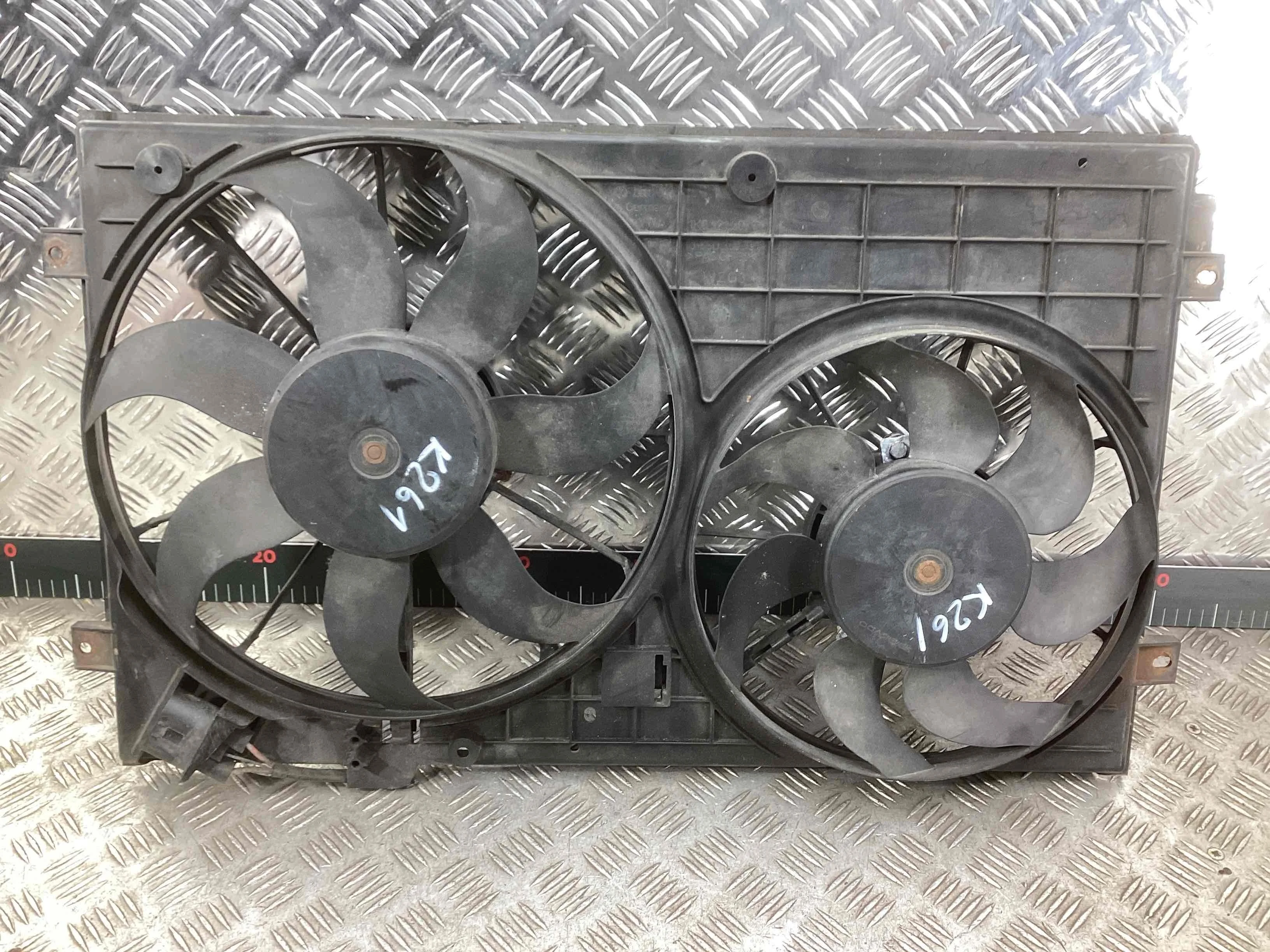 Вентилятор радиатора Volkswagen Touran Touran I (1T) 2003-2006 2005 1,9 TDi Дизель МКПП 6ст. Минивэн.