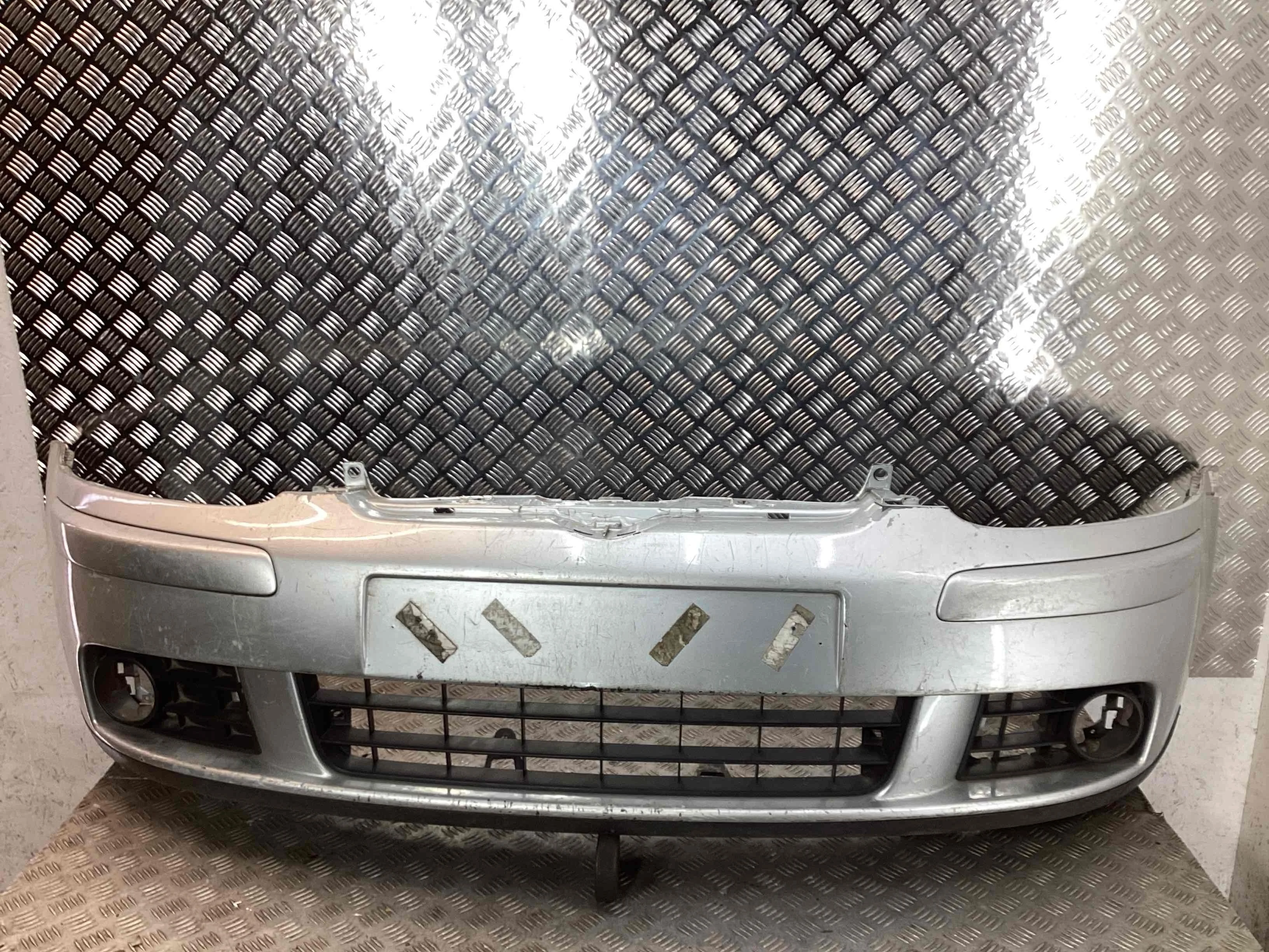 Бампер передний Volkswagen Golf Golf V (1K) 2004-2009 2006 1,4 i Бензин МКПП Хэтчбек.