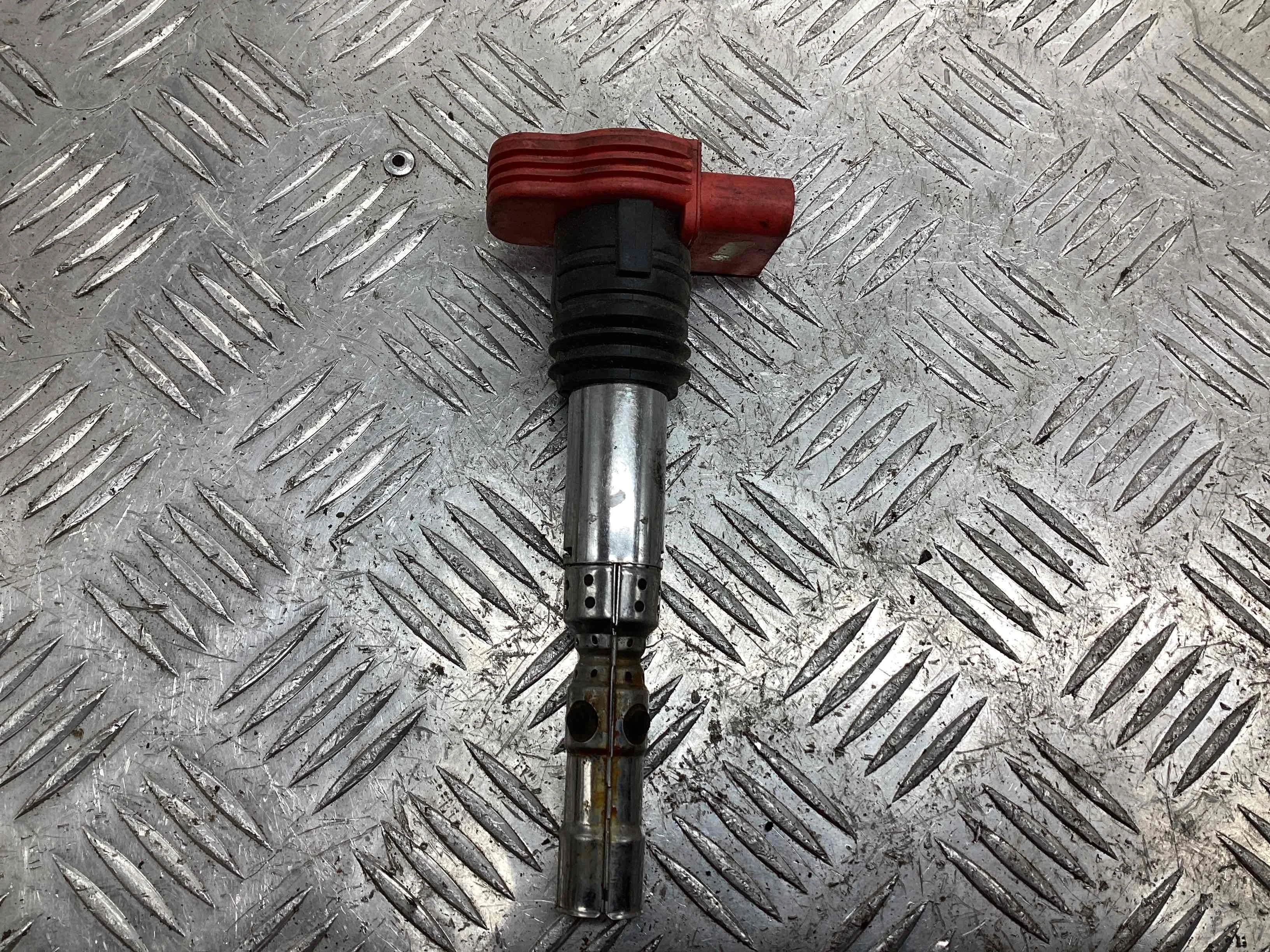 Катушка зажигания Audi A4 A4 B6 (8EC, 8E5) 2000-2004 2000 2,0 i Бензин АКПП Седан.