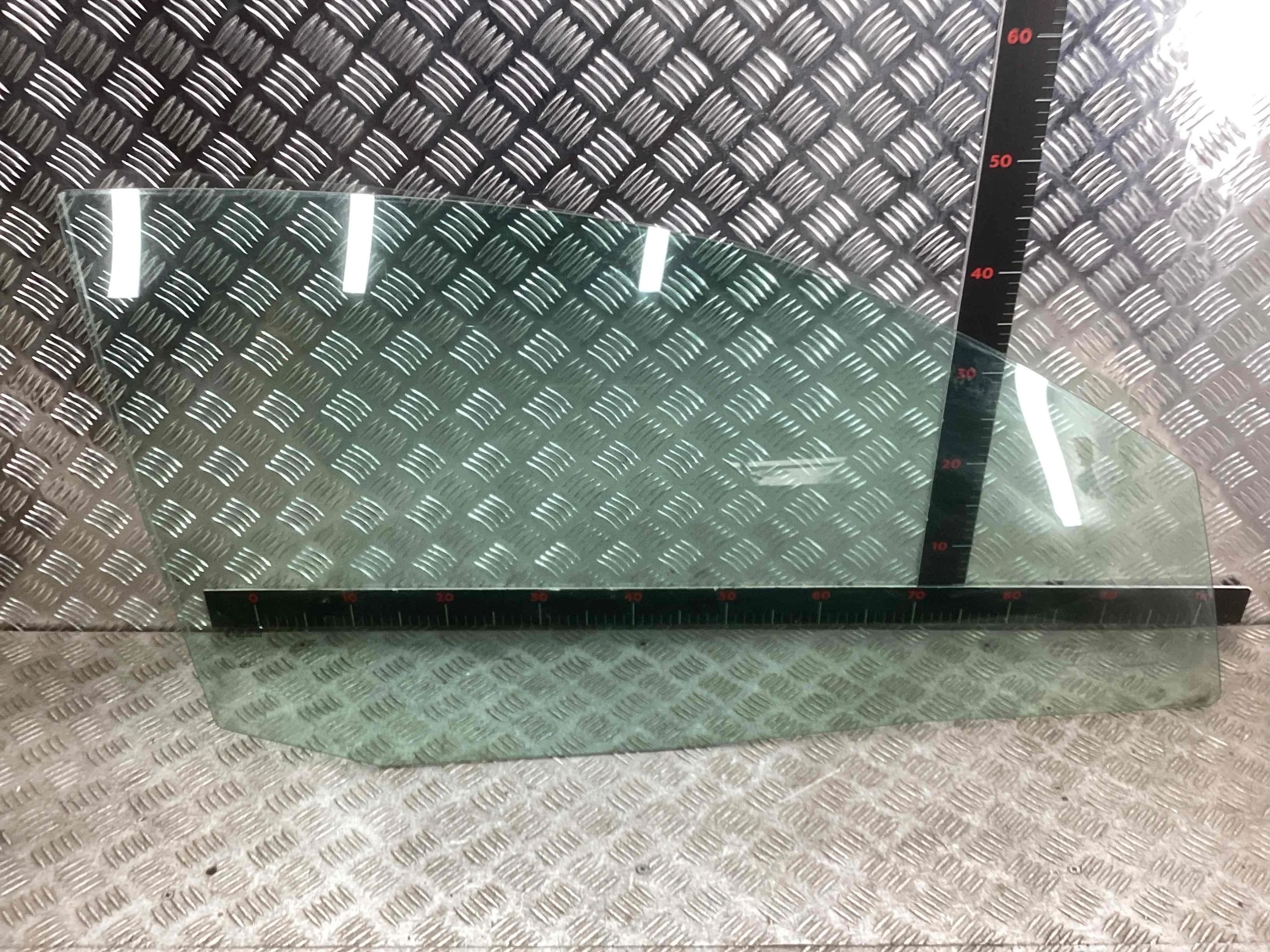 Стекло двери передней правой Seat Ibiza Ibiza III (6L) 2002-2008 2008 1,2 i Бензин МКПП 5ст. Хэтчбек 3дв.