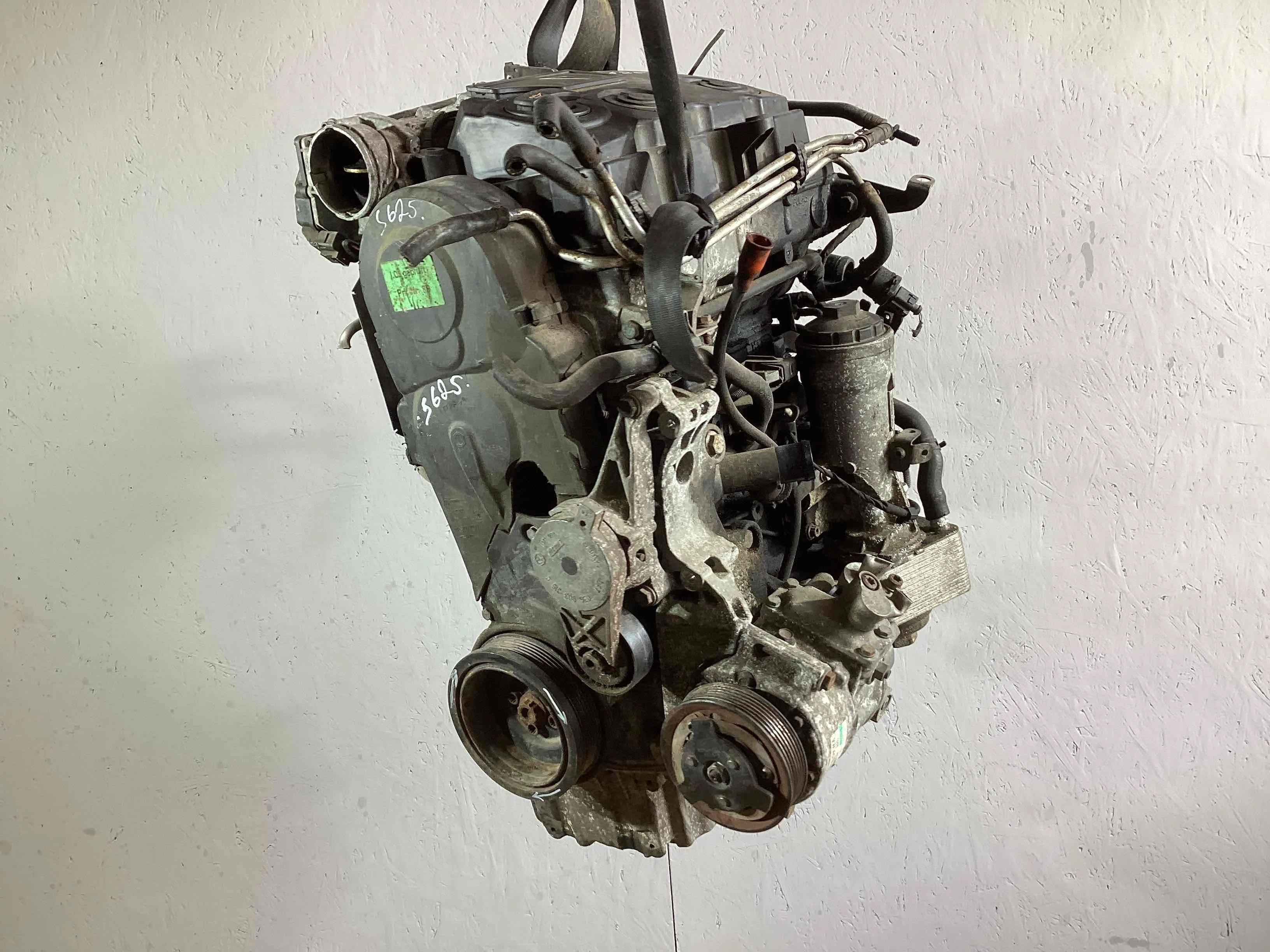 Двигатель Volkswagen Passat Passat B6 (3C) 2005-2010 2006 2,0 TDi Дизель АКПП Универсал.
