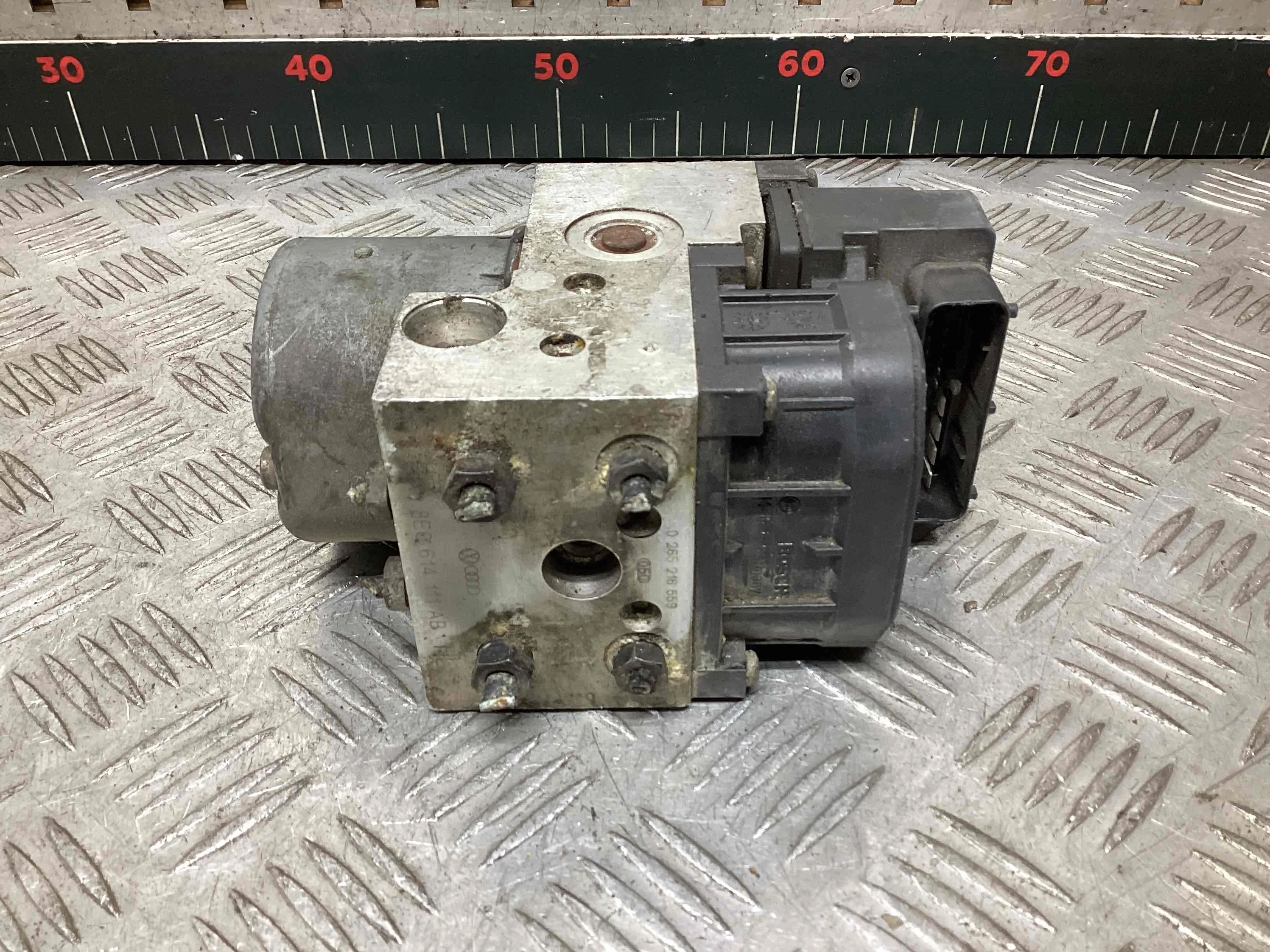 Блок ABS Audi A4 A4 B5 (8D) 1994-1999 1998 1,8 i Бензин МКПП Седан.
