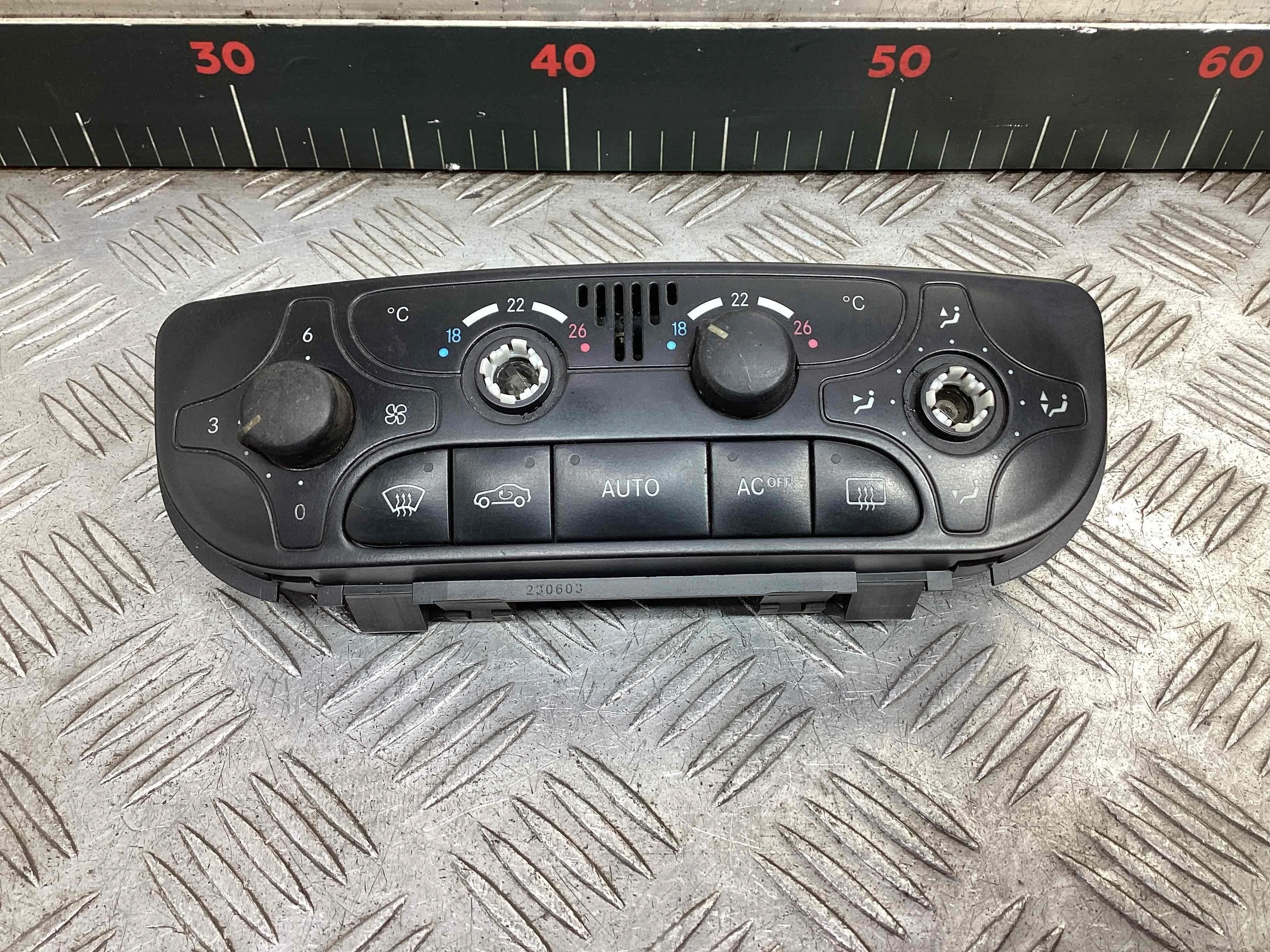 Блок управления печки/климат-контроля Mercedes C (W203) 2000-2004  2003 2,2 CDi Дизель АКПП Седан.