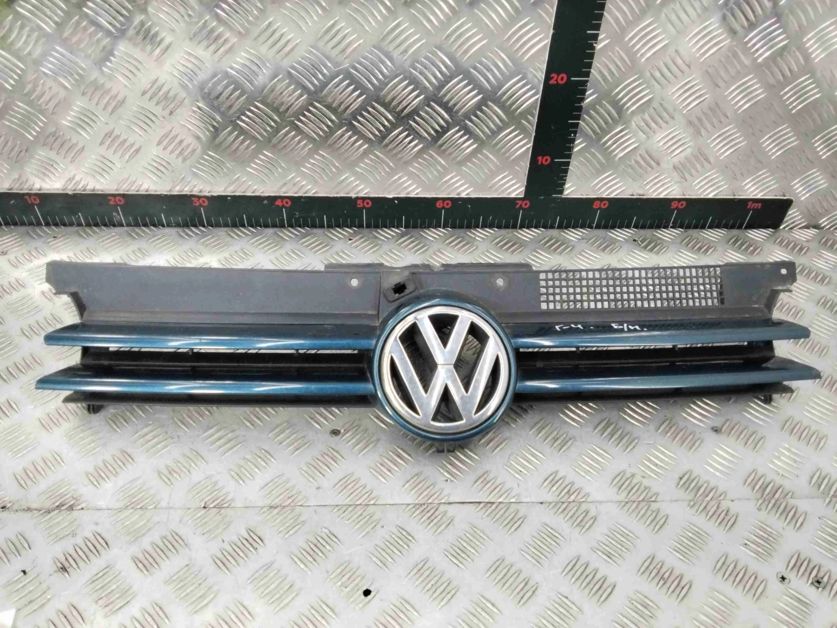 Решетка радиатора Volkswagen Golf Golf IV (1J) 1997-2004 2004