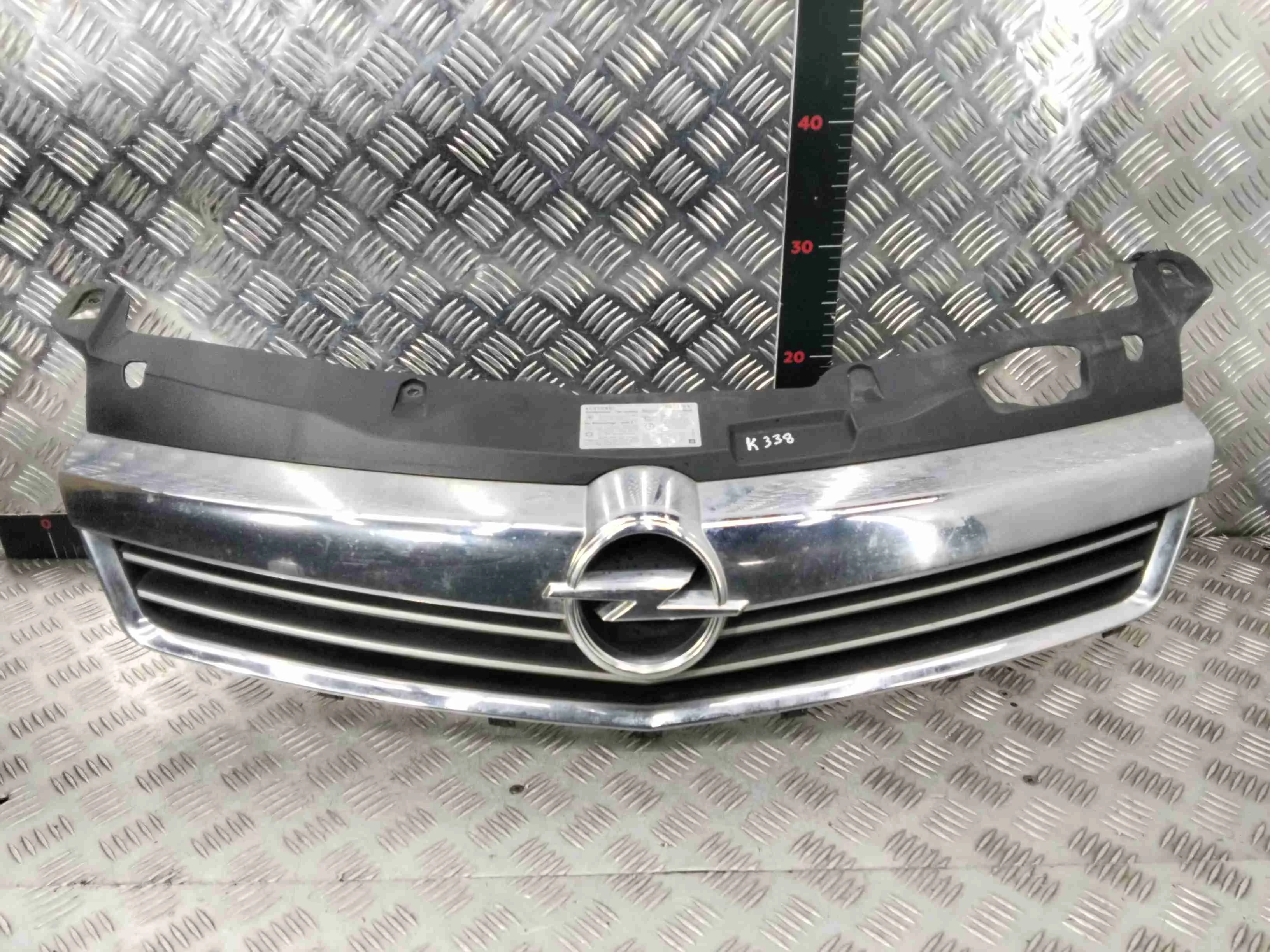 Решетка радиатора Opel Astra Astra H 2007-2010 рестайлинг 2010 1,7 CDTi Дизель МКПП 6ст. Универсал.