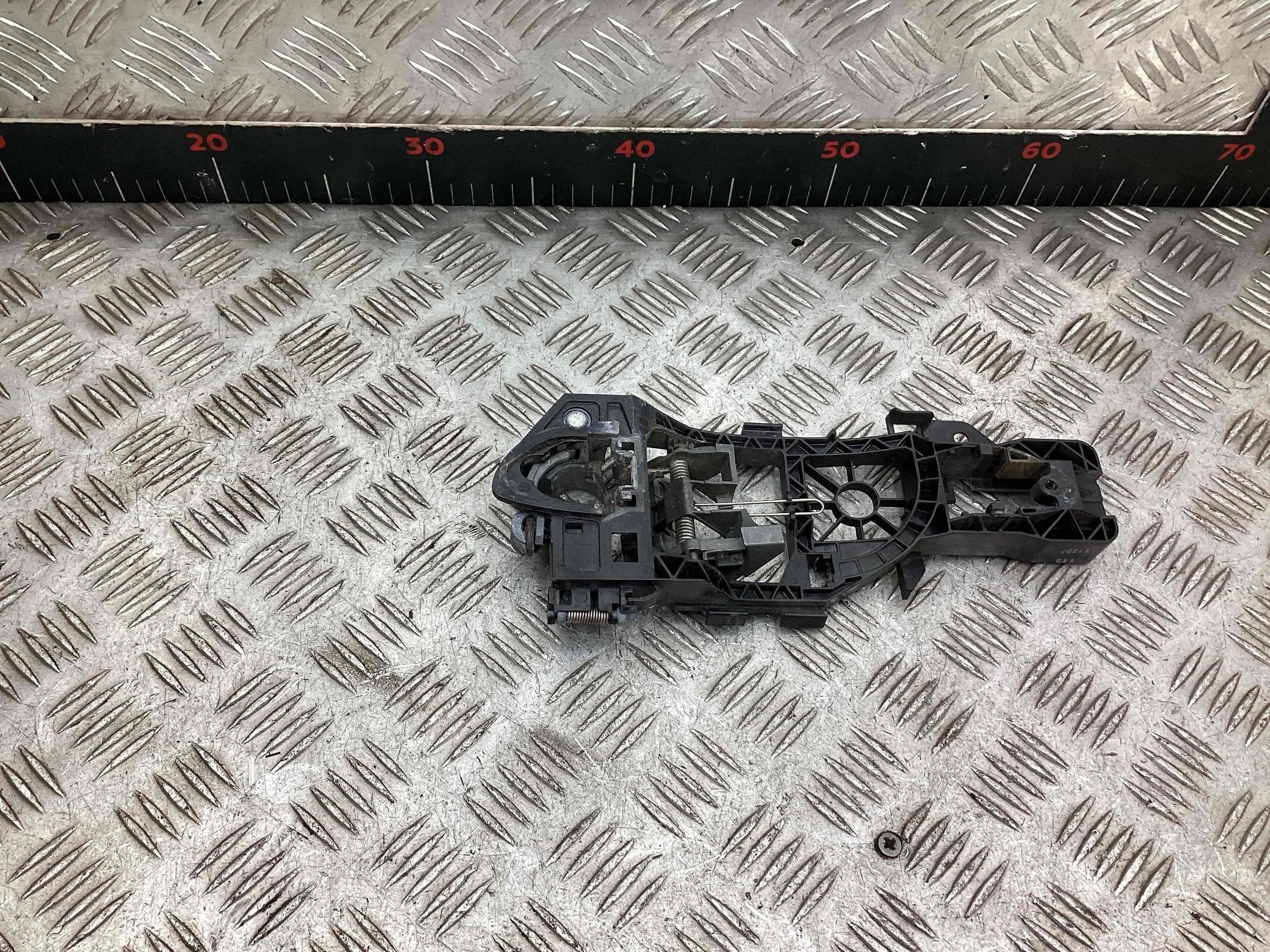 Кронштейн ручки двери Volkswagen Passat Passat B6 (3C) 2005-2010 2007 2,0 TDi Дизель АКПП Универсал.