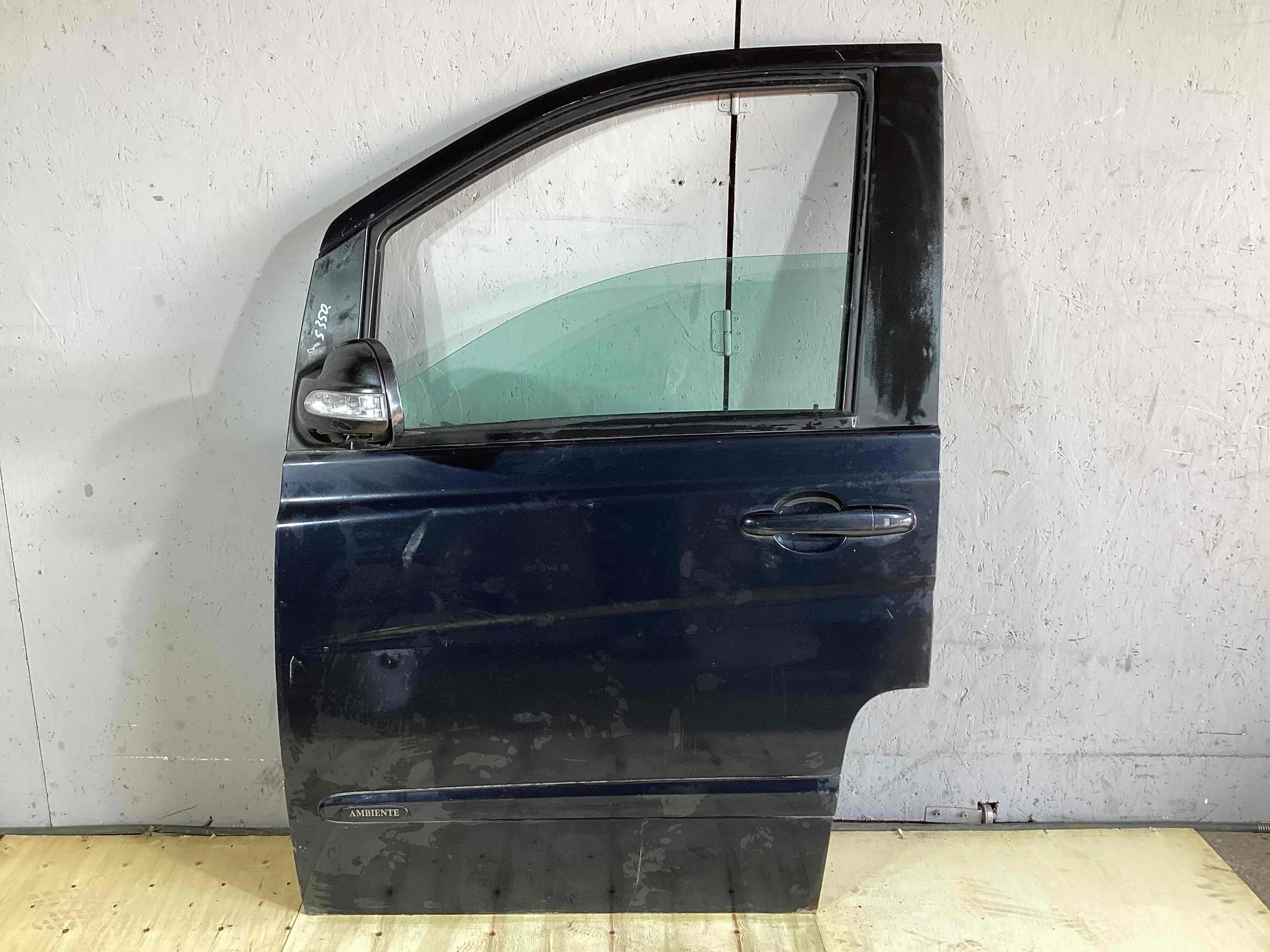 Дверь передняя левая Mercedes Viano (W639) 2003-2015  2005 2,2 CDi Дизель АКПП Микроавтобус.