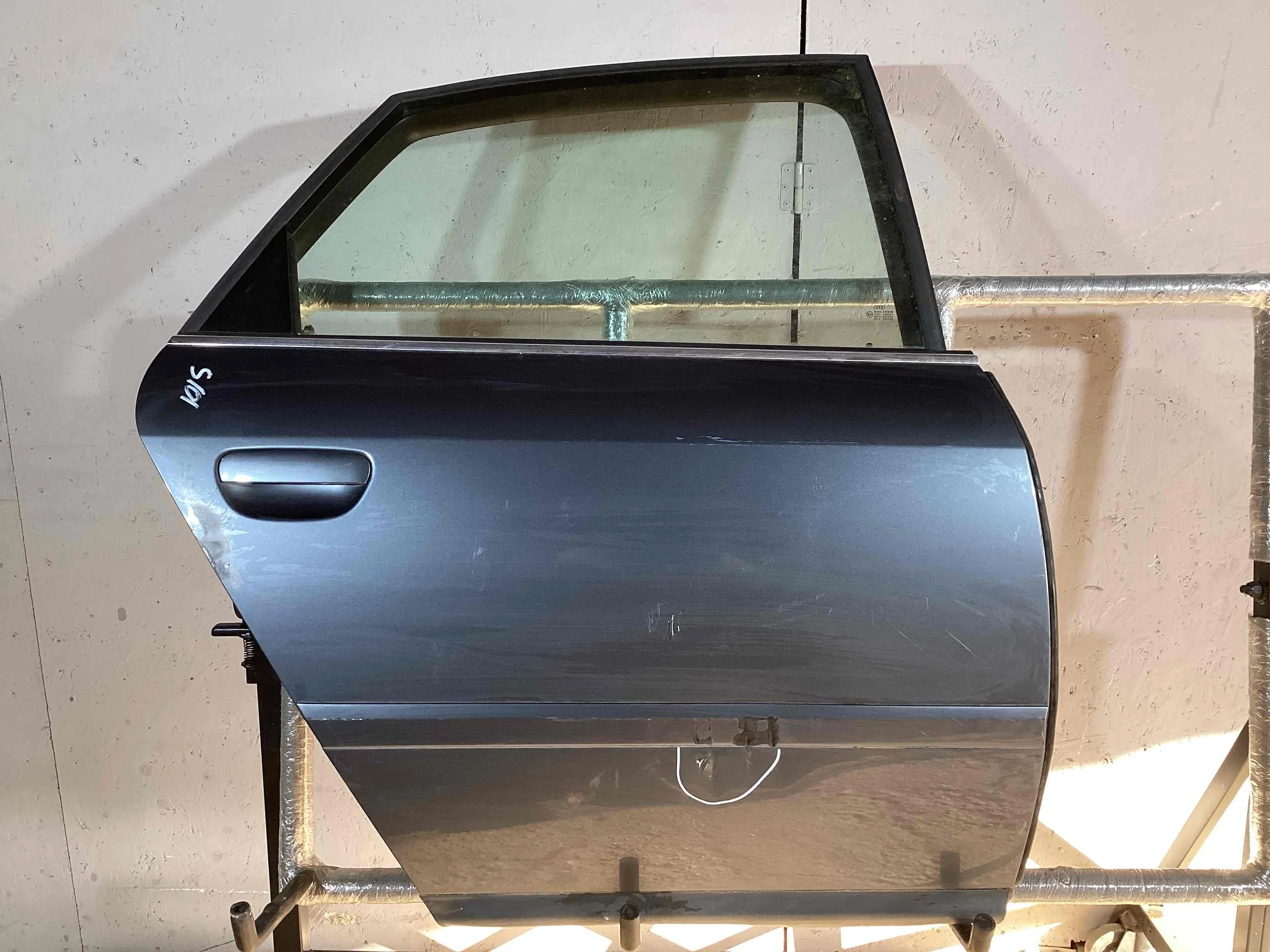 Дверь задняя правая Audi A6 A6 C5 (4B) 2001-2004 рестайлинг 2002 2,4 i Бензин АКПП Седан.