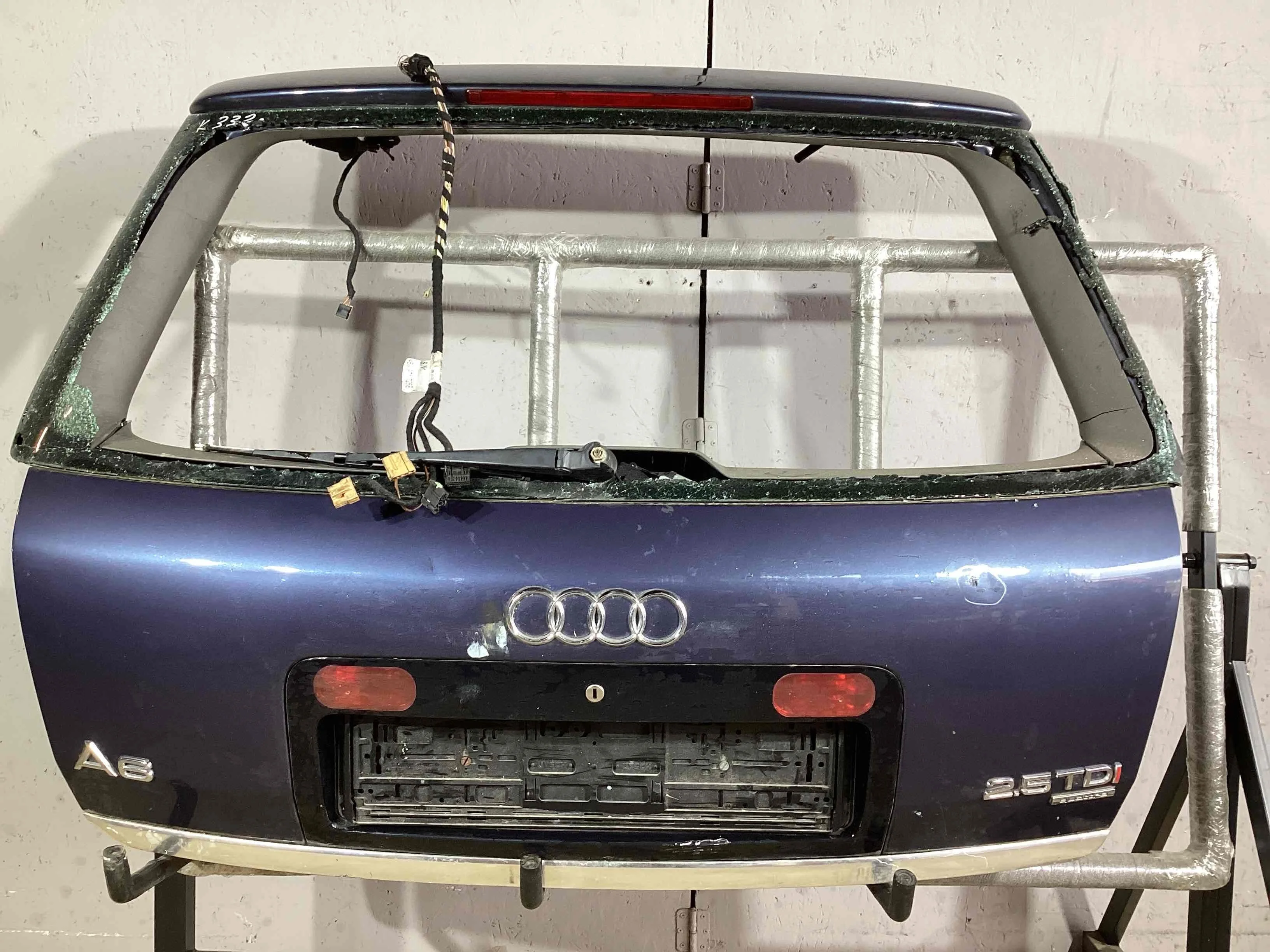 Крышка багажника (дверь 3-5) Audi A6 A6 C5 (4B) 2001-2004 рестайлинг 2001 2,5 TDi Дизель АКПП Универсал.