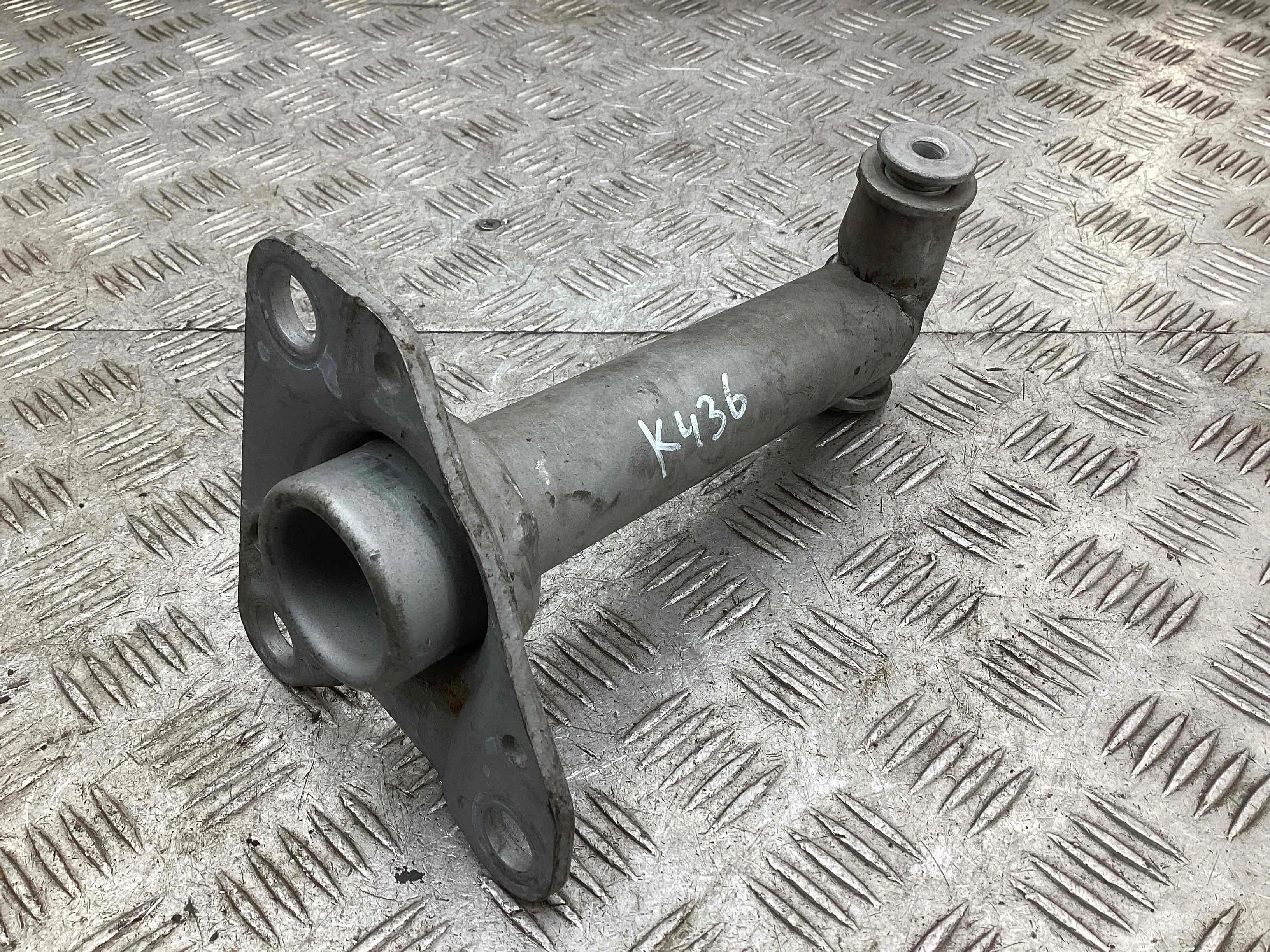 Кронштейн крепления бампера переднего Audi A6 A6 C5 (4B) 1997-2001 2000 2,5 TDi Дизель АКПП Седан.