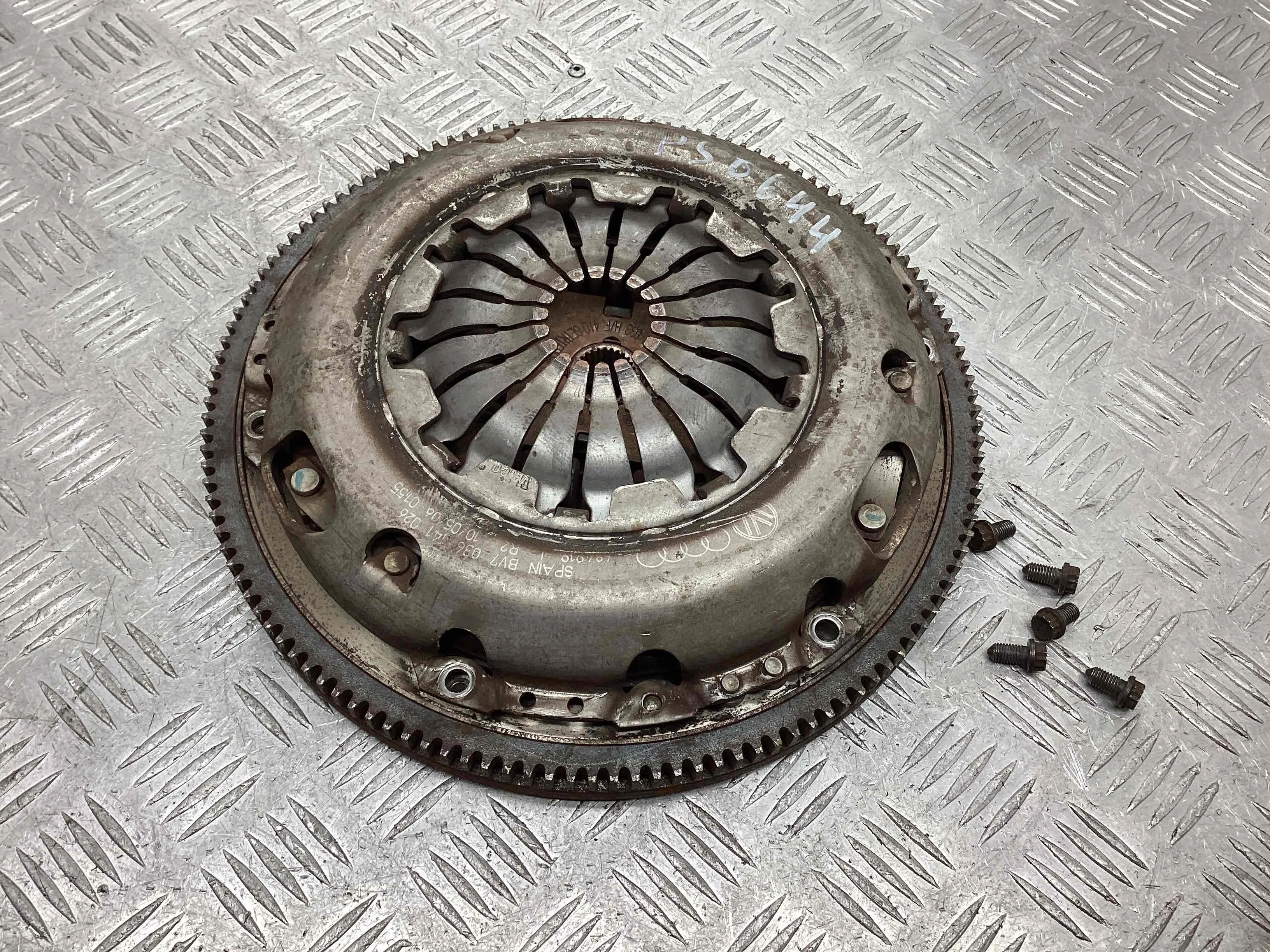 Комплект сцепления Volkswagen Passat Passat B6 (3C) 2005-2010 2006 1,6 FSi Бензин МКПП 6ст. Универсал.
