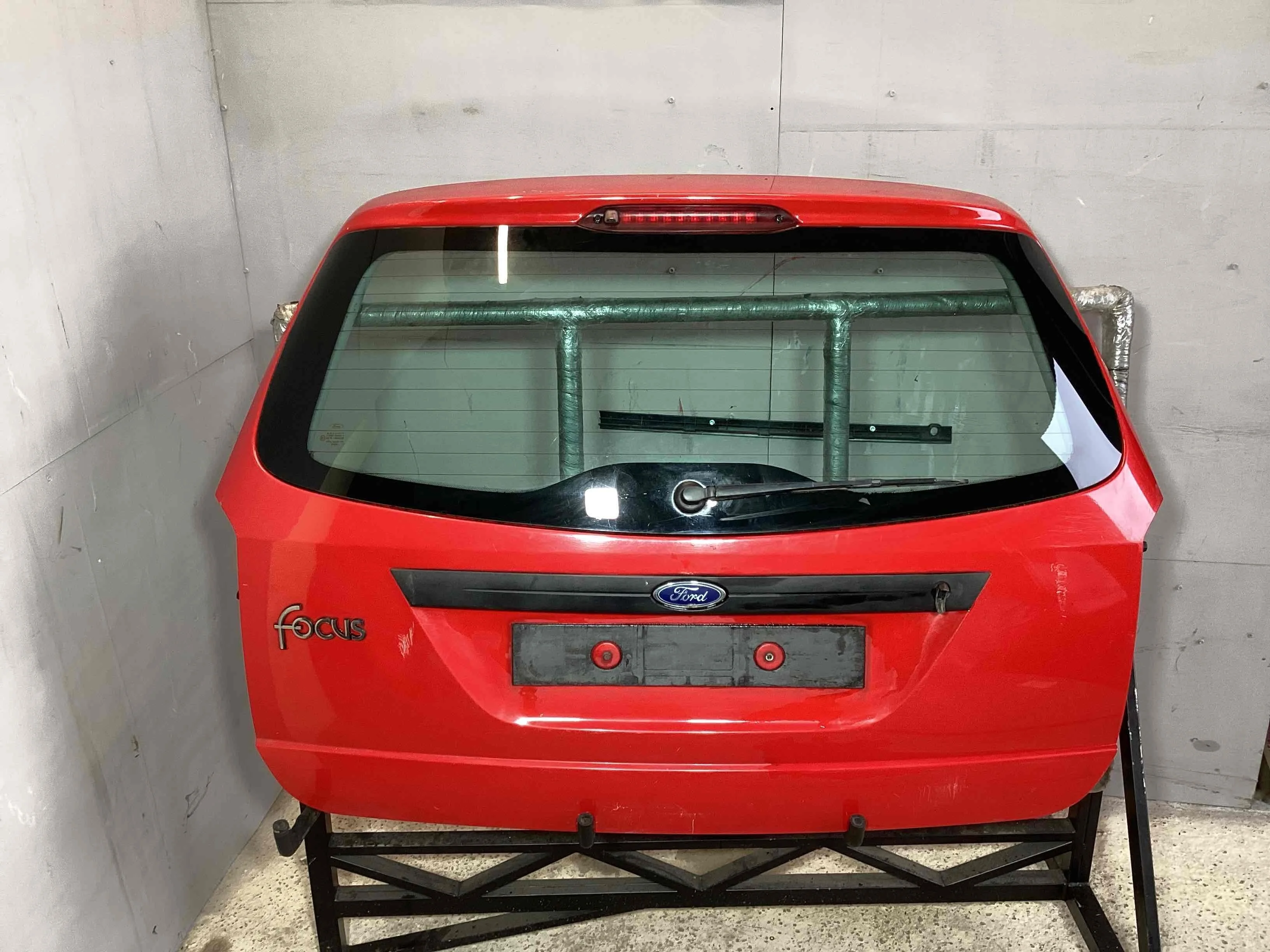 Крышка багажника (дверь 3-5) Ford Focus Focus I 2001-2005 рестайлинг 2003 1,6 i Бензин МКПП 5ст. Универсал.