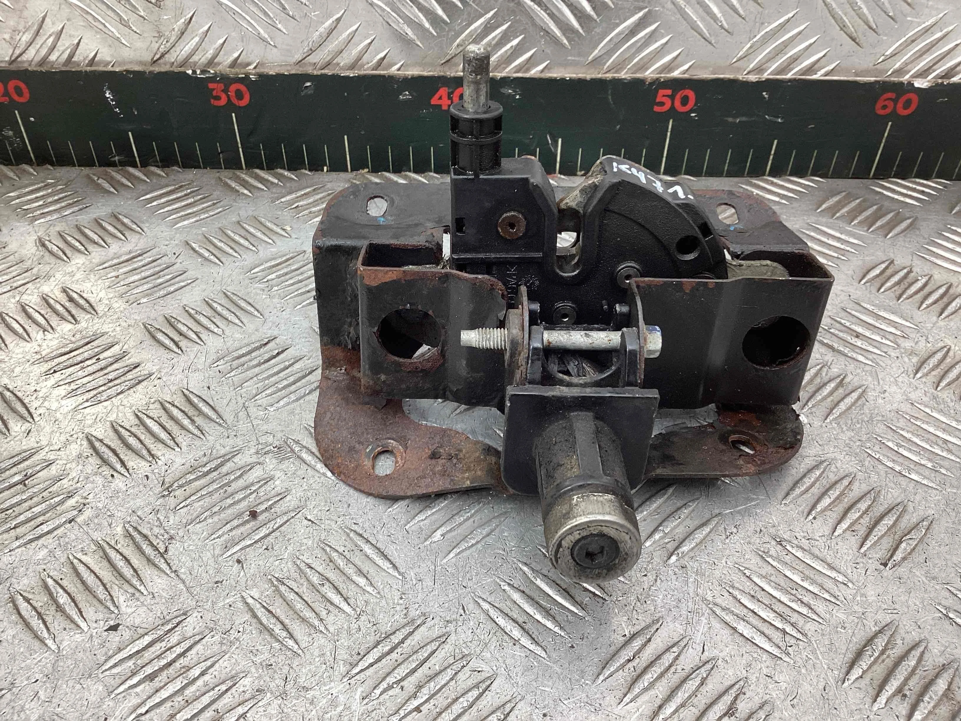 Замок капота Ford Transit Connect T. Connect I 2002-2009 2007 1,8 TDCi Дизель МКПП 5ст. Фургон.