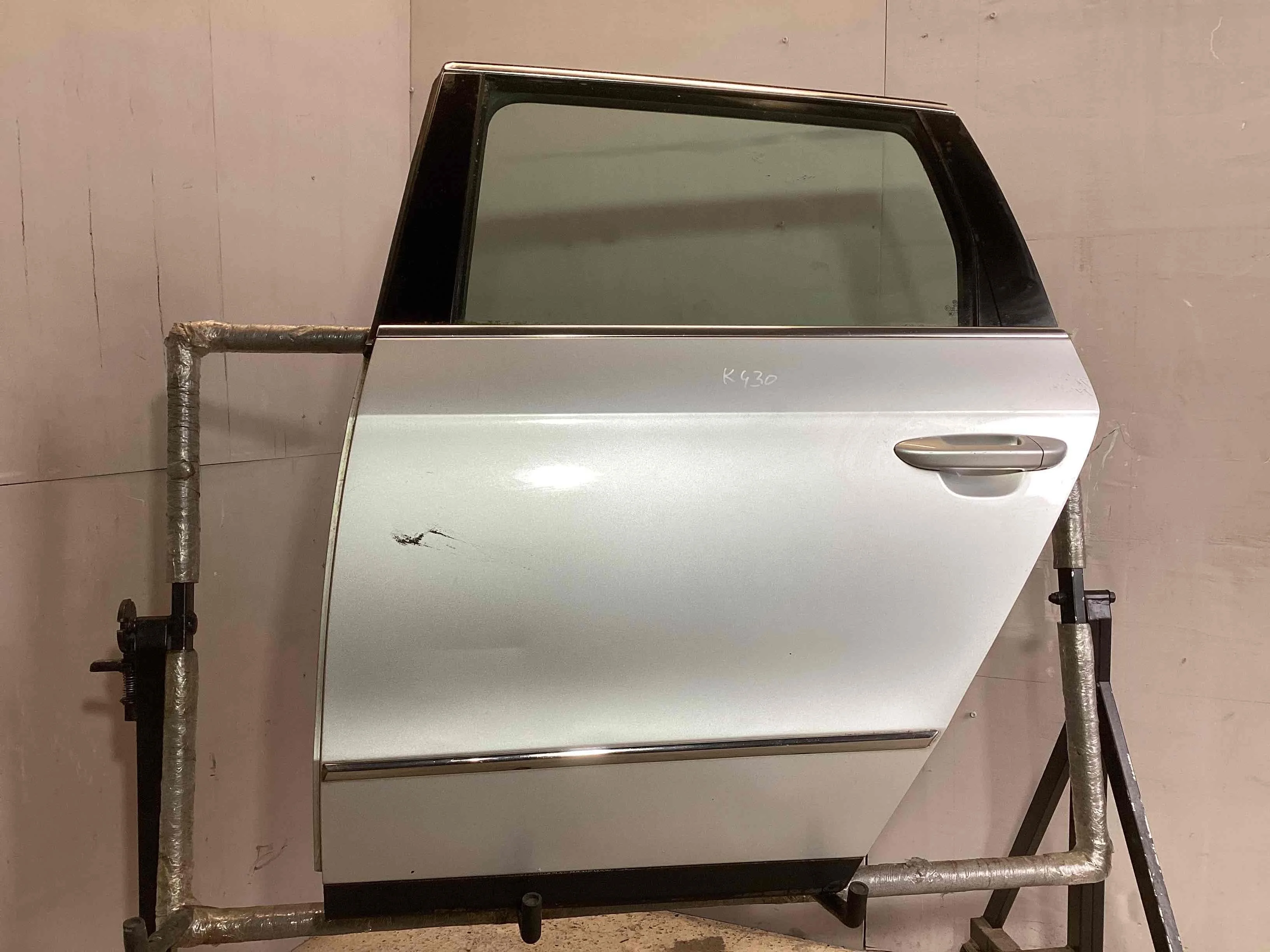Дверь задняя левая Volkswagen Passat Passat B6 (3C) 2005-2010 2006 2,0 TDi Дизель МКПП 6ст. Универсал.