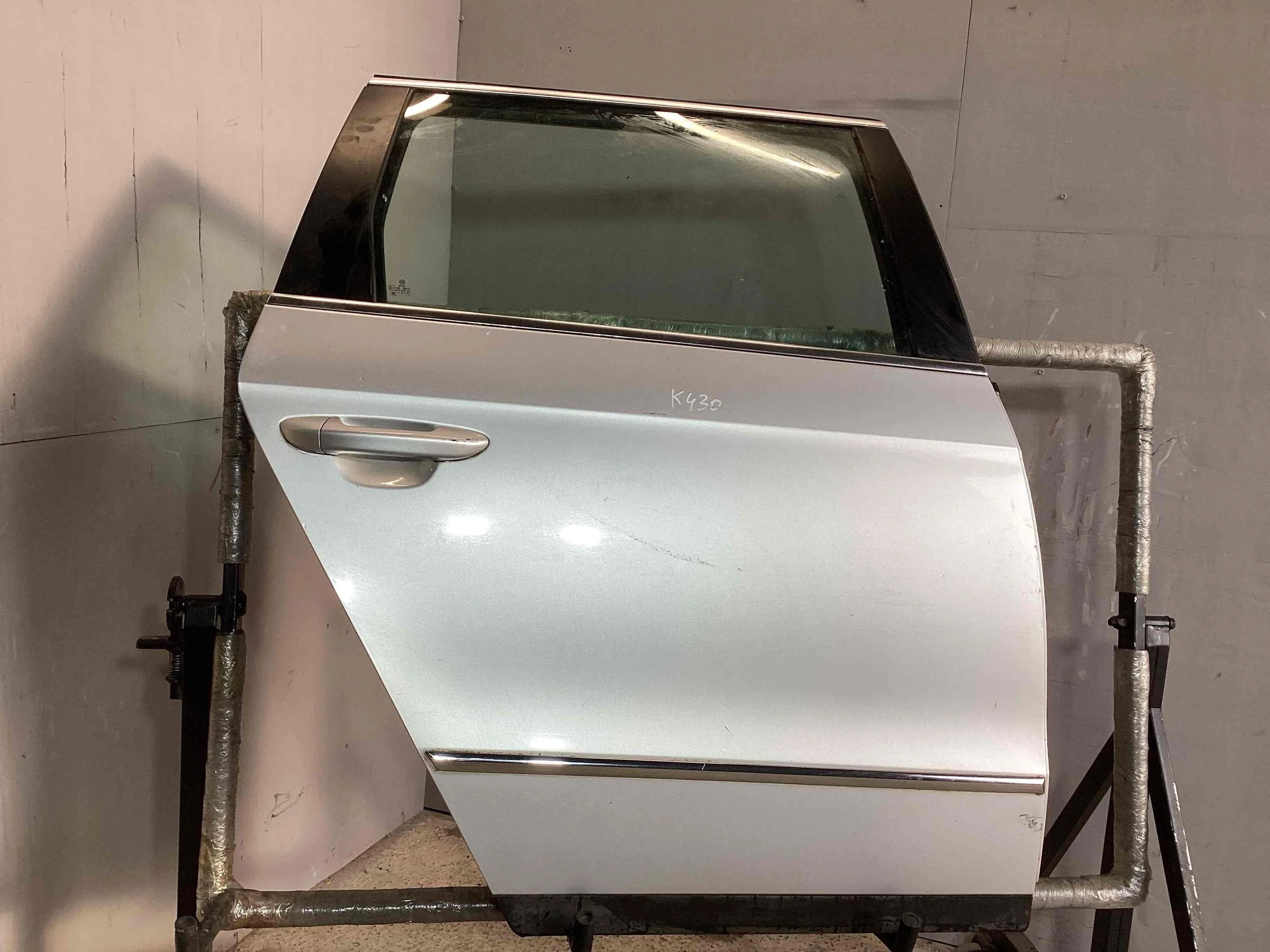 Дверь задняя правая Volkswagen Passat Passat B6 (3C) 2005-2010 2006 2,0 TDi Дизель МКПП 6ст. Универсал.