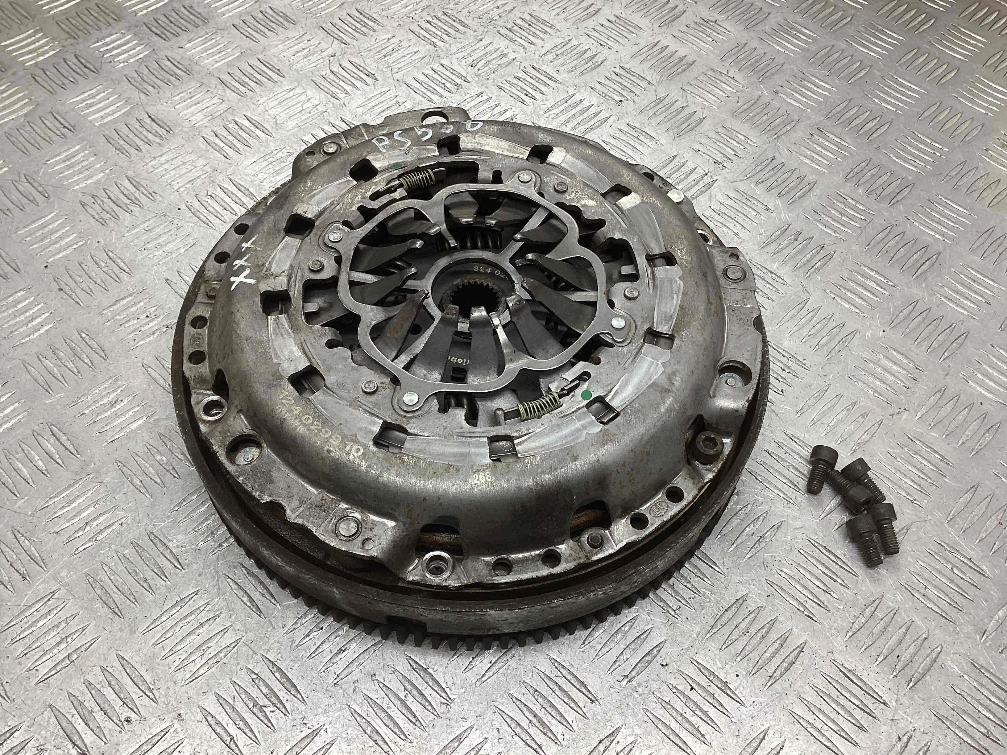 Маховик Audi A4 A4 B6 (8EC, 8E5) 2000-2004 2003 2,5 TDi Дизель МКПП 6ст. Универсал.